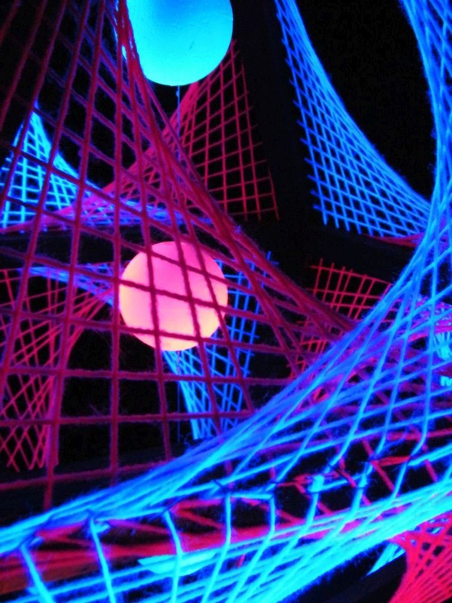 Dekoobjekt 3D Shadow", 60cm, StringArt Schwarzlicht Fadendeko Schwarzlicht unter Oktaeder PSYWORK "Pink UV-aktiv, leuchtet