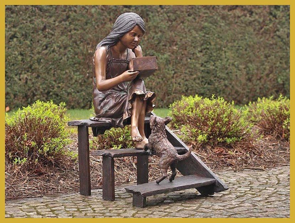 Gartenfigur IDYL Bronze-Skulptur Mädchen auf der Treppe