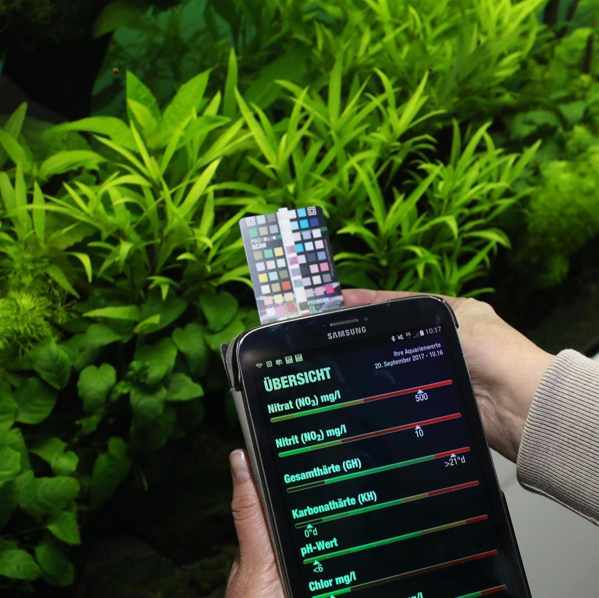 JBL GmbH & Co. KG Aquarium-Wassertest JBL Proscan Wassertest mit Smartphoneauswertung für Süßwasser Aquarien, Gesamthärte Karbonathärte pH-Wert Nitrit Nitrat Chlor CO2-Errechnung.