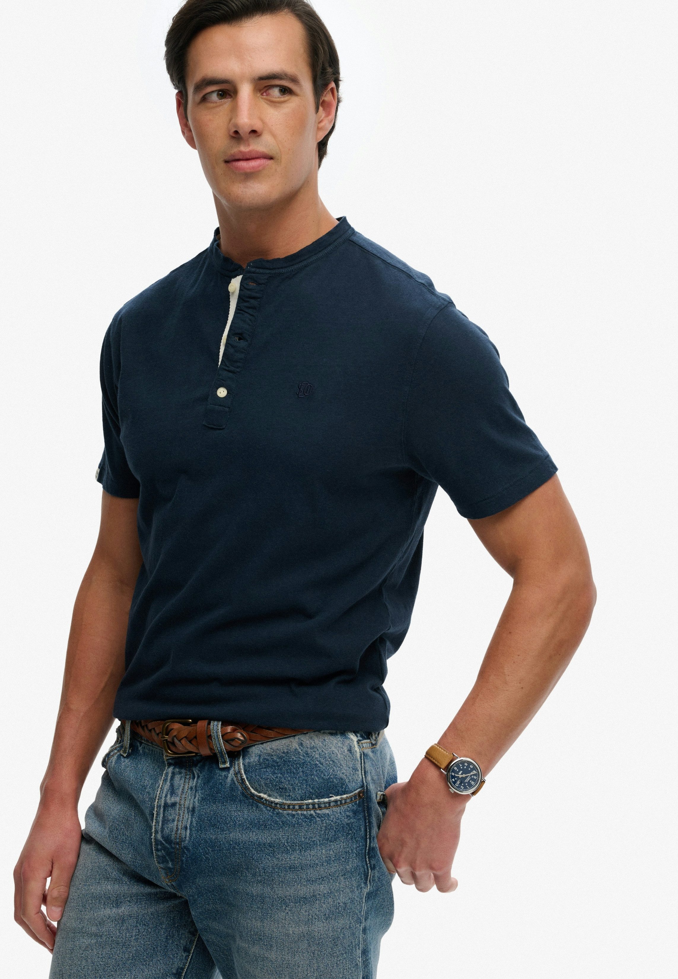 Superdry T-Shirt CLASSIC COTTON LIN SS GRANDAD mit Markenlabel, aus Baumwolle und Leinen, in Single Jersey, Kurzarm