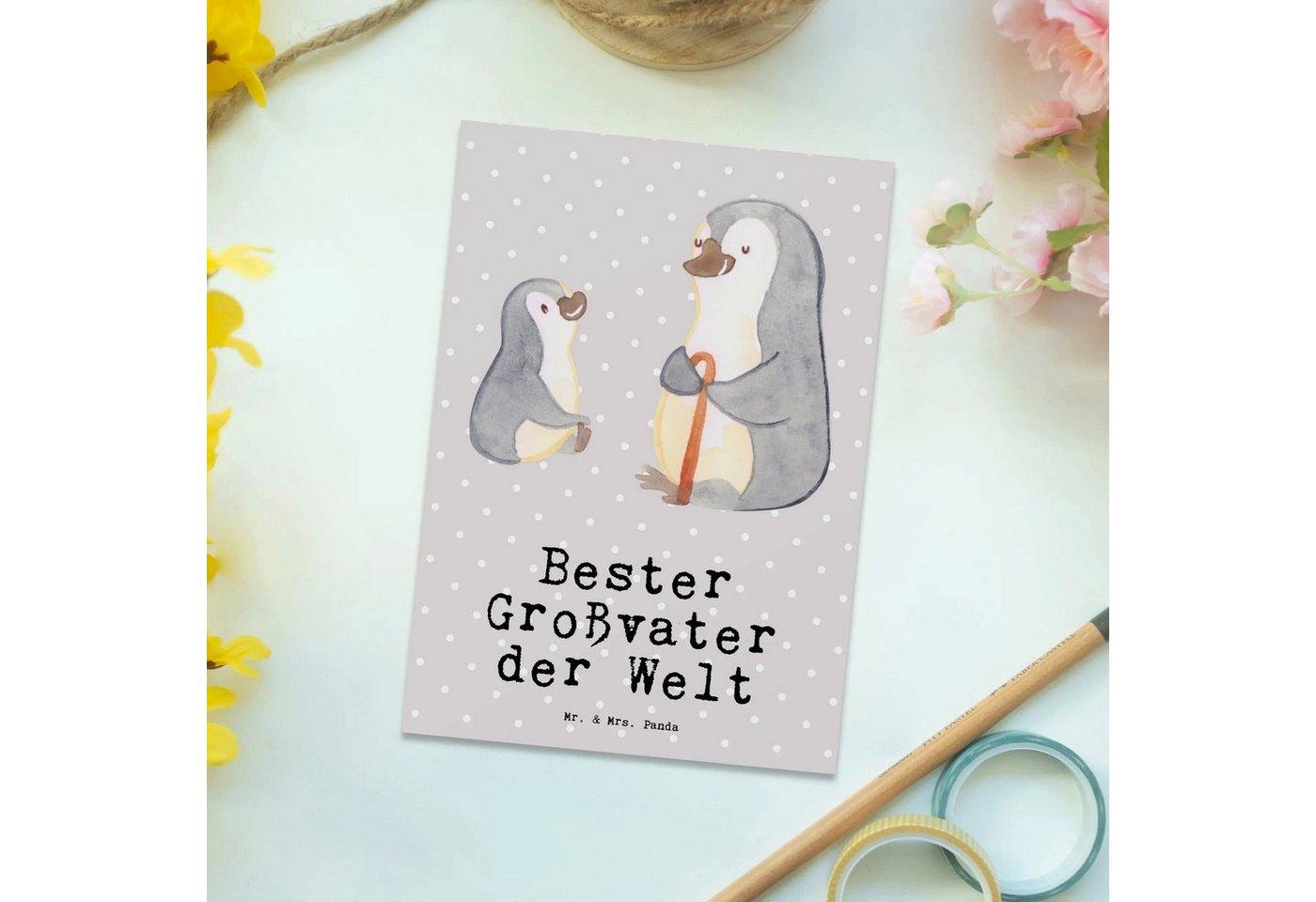 Thumbnail - Mr. & Mrs. Panda Postkarte Pinguin Bester Großvater der Welt - Grau Pastell - Geschenk, Bedanken, Multifunktionalität