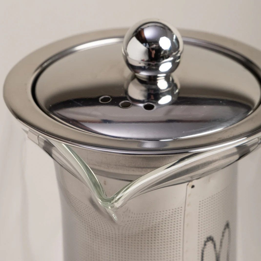 Eulenschnitt Teekanne Teekanne mit Sieb aus Glas - Schwarzes Herz -Blumen - Kleine Auszeit, 1.2 l, Spülmaschinengeeignet