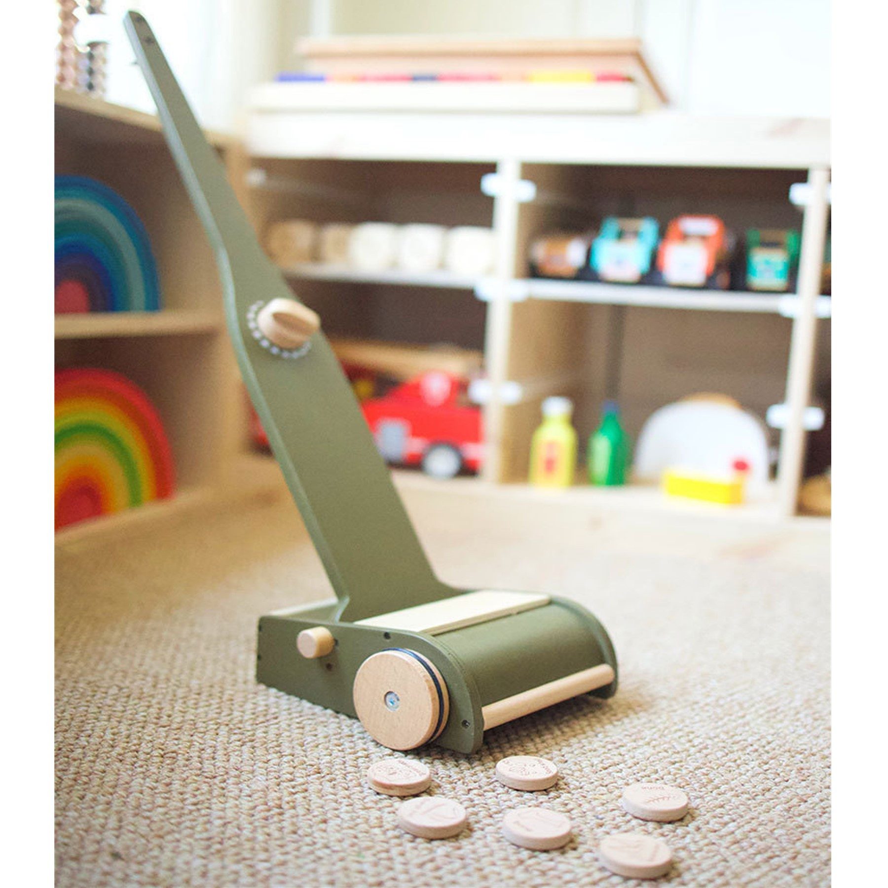 TikTakToo Kinder-Staubsauger Staubsauger aus Holz grün, mit magnetischem "Schmutz"