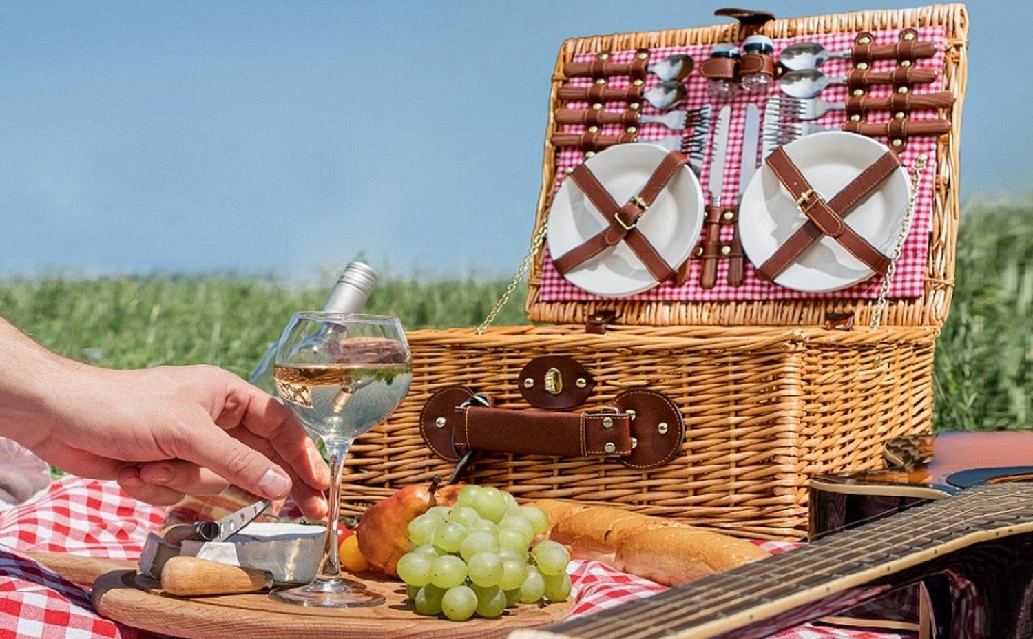 eGenuss Picknickkorb eGenuss Handgefertigter Picknickkorb aus cm x 4 4 Weide, 46 Messer, 36 Keramikteller, Rot (Personen 4 Weingläser,etc), 20 x für 4 Löffel, 4 mit Gabeln, 4