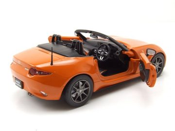 Whitebox Modellauto Mazda MX-5 Roadster 2019 orange metallic Modellauto 1:24 Whitebox, Maßstab 1:24