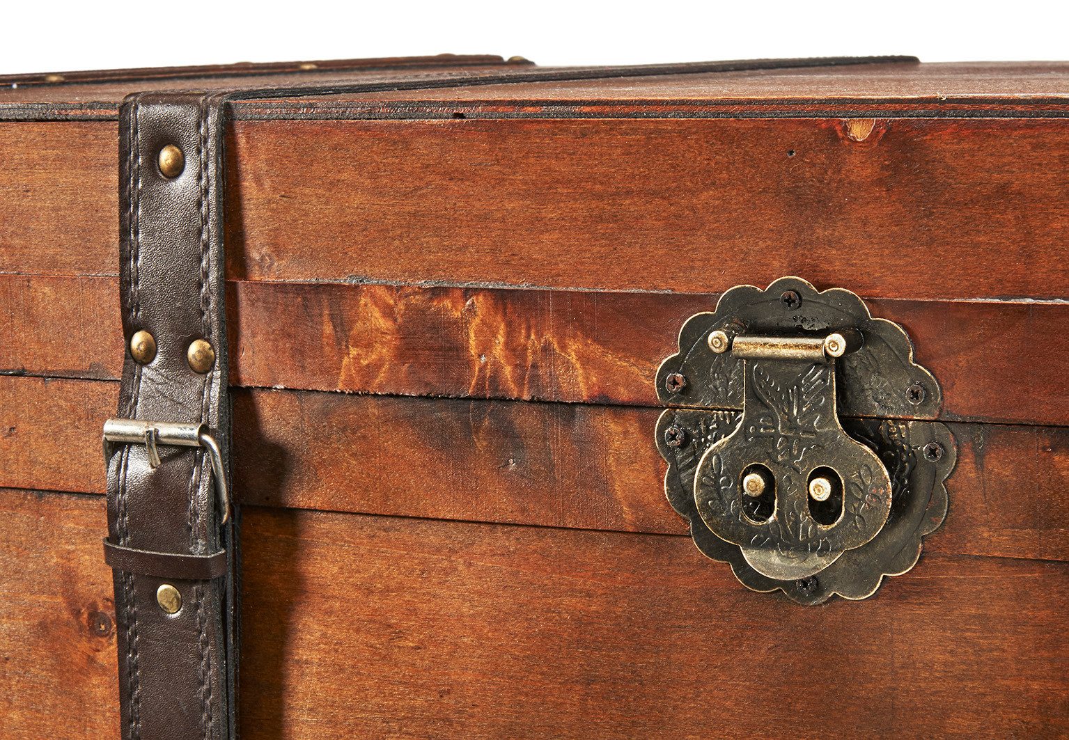 Kobolo Truhe Holzkiste KEEPER mit Metalldetails und Kunstlederverschluss, Schatztr (Stück, 1 St., Einzelstück), 80x45x50 cm – Bild 4 von 5