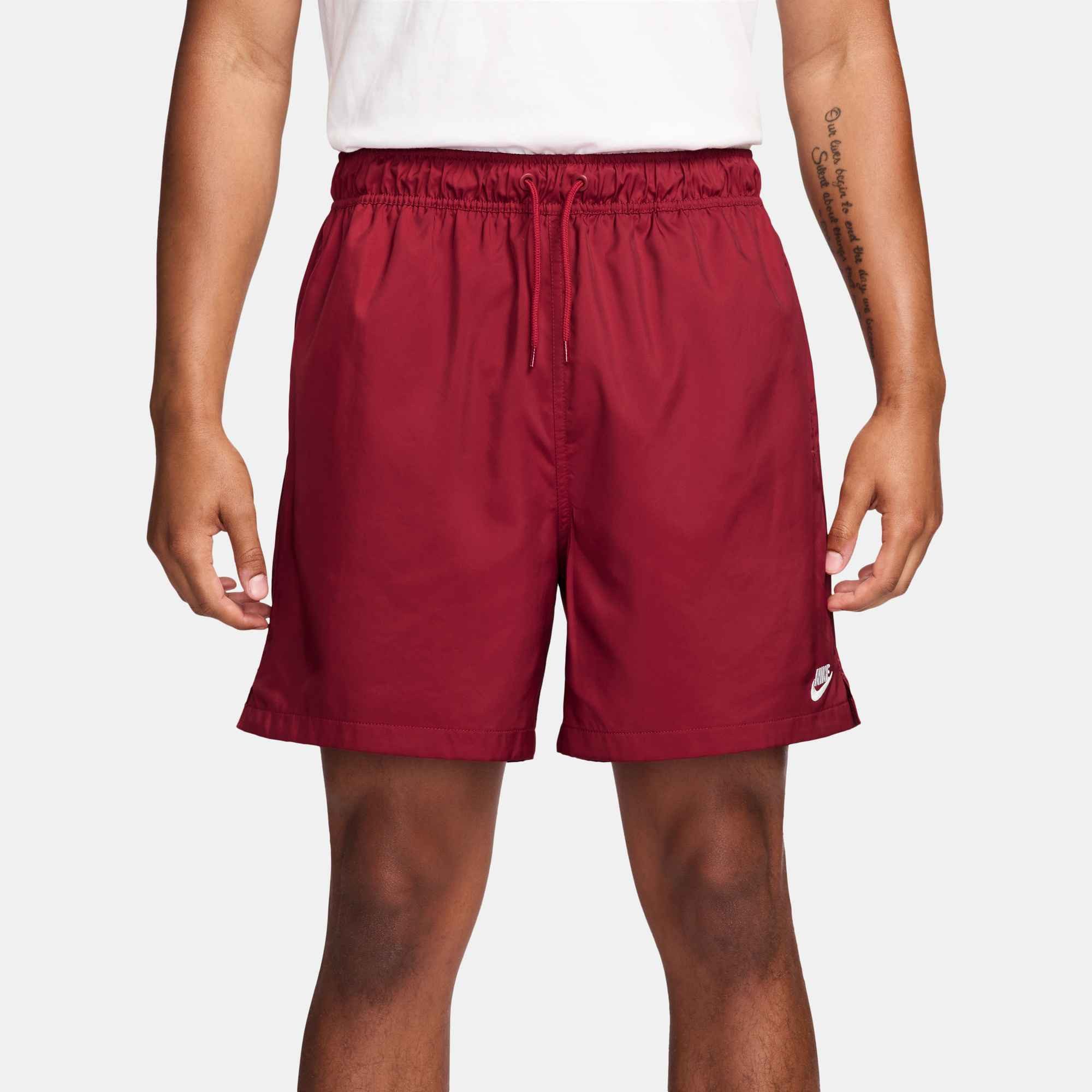Nike Sportswear Shorts M NK CLUB FLOW SHORT mit Eingrifftaschen und Gesäßtasche, schnell trocknend, pflegeleicht