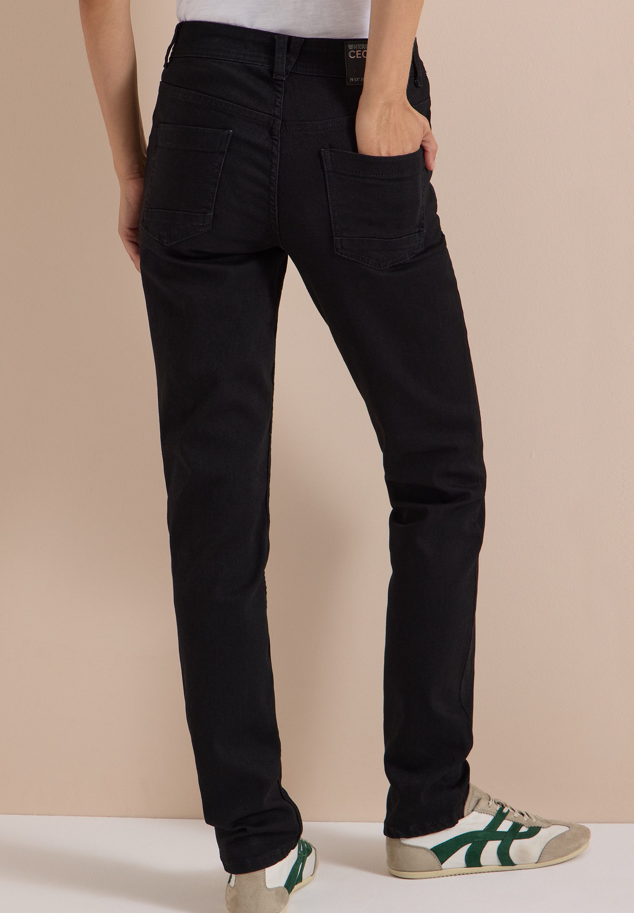 CECIL Straight-Jeans Style Scarlett in schwarzer Waschung und mit Stretch – Bild 2 von 5