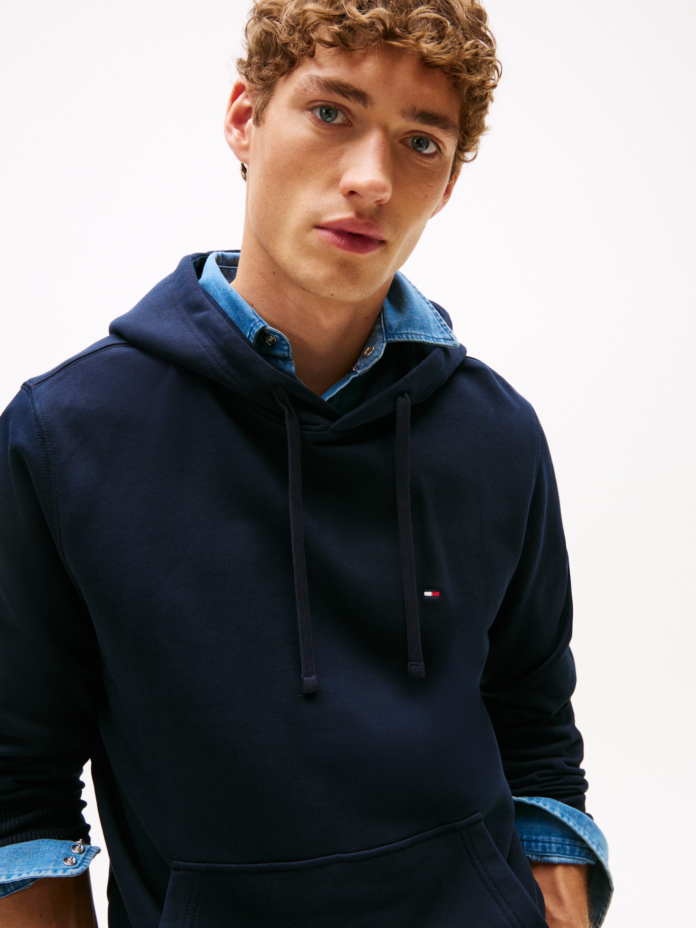 Tommy Hilfiger Hoodie ESSENTIAL TERRY mit Tunnelzug und Flag-Stickerei