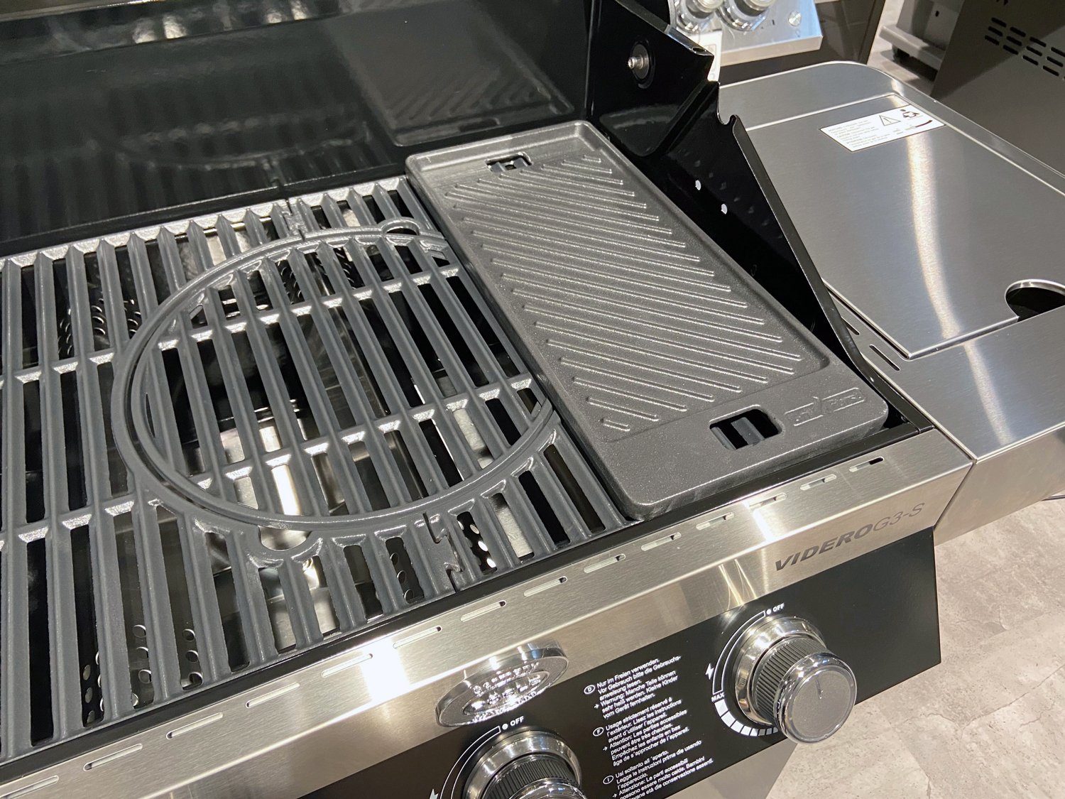 Grillfürst Grillplatte Grillfürst Grillplatte Gusseisen für Videro G3/G3-S und G4/G4-S bis Modell 2020, auch für G2-S Vario+ und G3-S Vario+ geeignet, 44,5 x 19,2 cm
