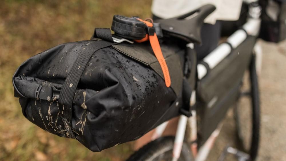 BROOKS ENGLAND Fahrradtasche BROOKS Scape Seat Bag Mud Green - wasserdichte Bikepacking-Satteltasch