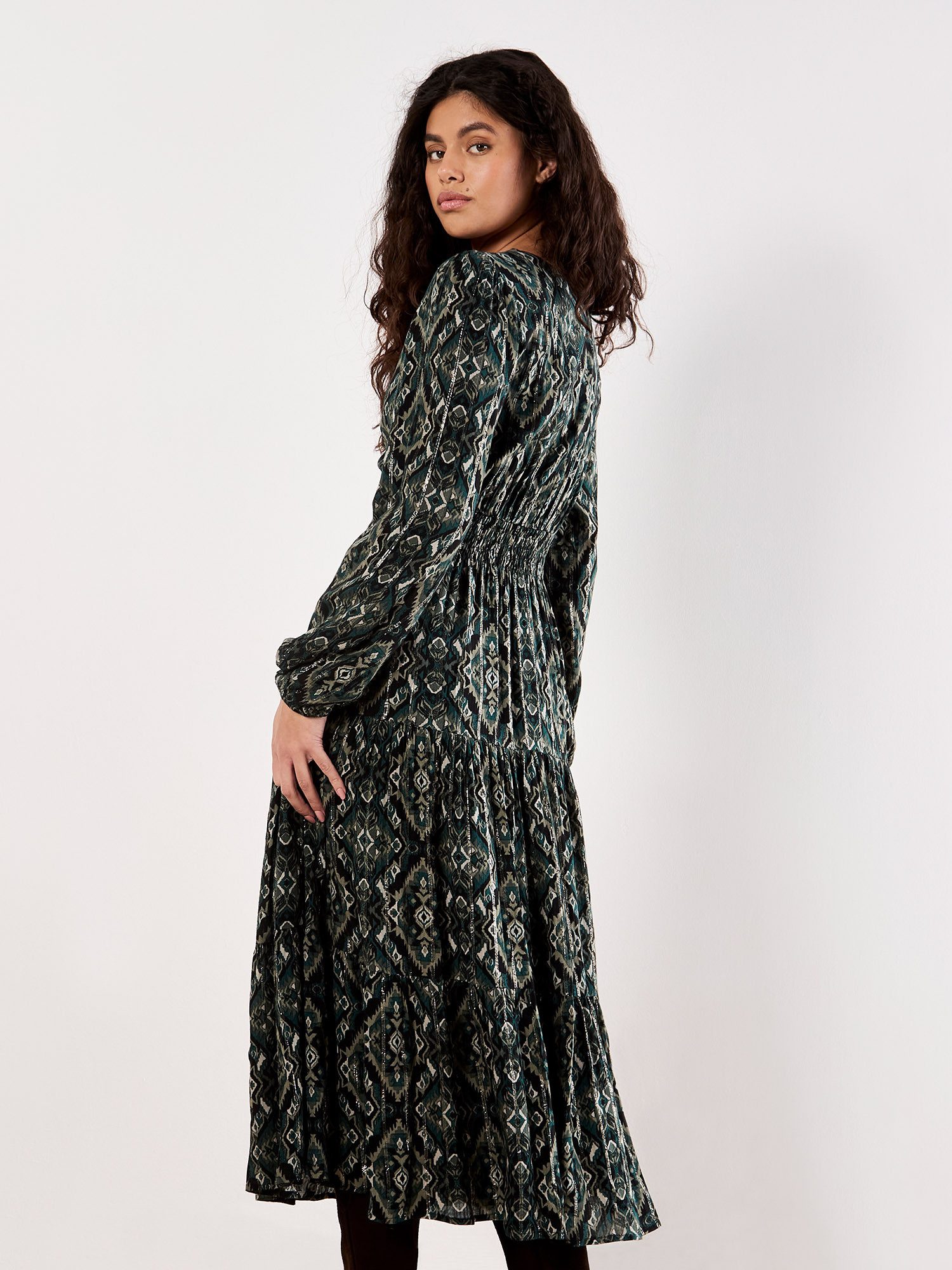 Apricot Midikleid mit Ikatmuster