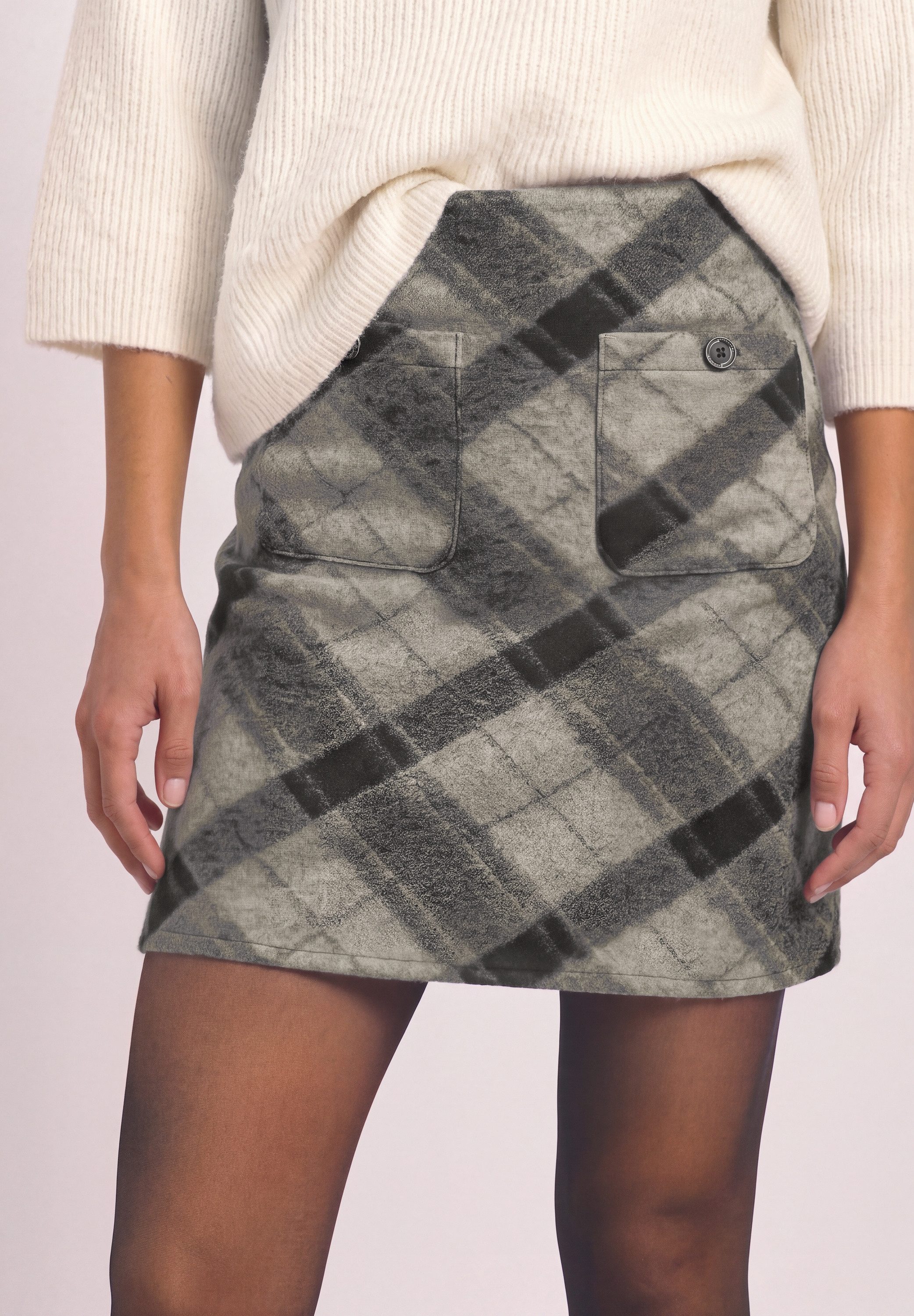 STREET ONE Minirock Knielanger Rock mit Patch-Pockets / Karo-Muster
