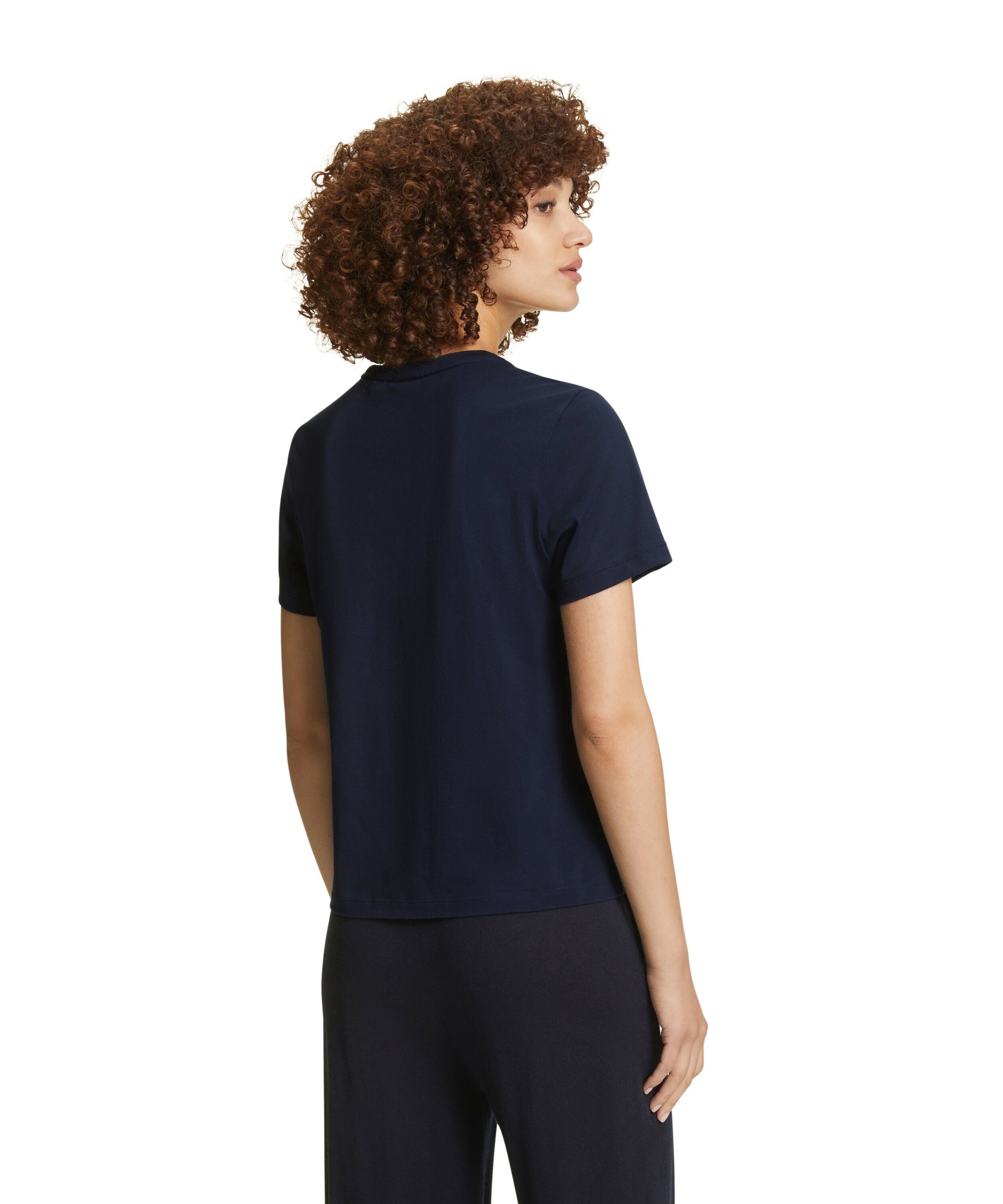 FALKE T-Shirt T-Shirt aus hochwertiger Pima-Baumwolle (1-tlg., 1) aus hochwertiger Pima-Baumwolle