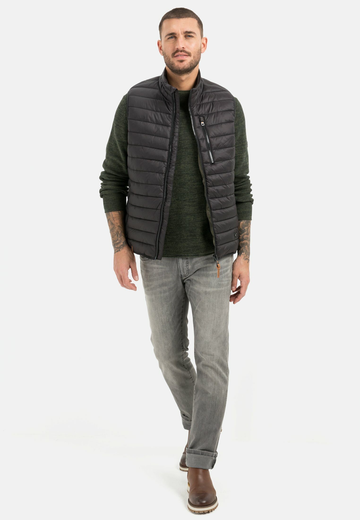 camel active Steppweste mit horizontaler Steppung aus recyceltem Polyester mit Stehkragen