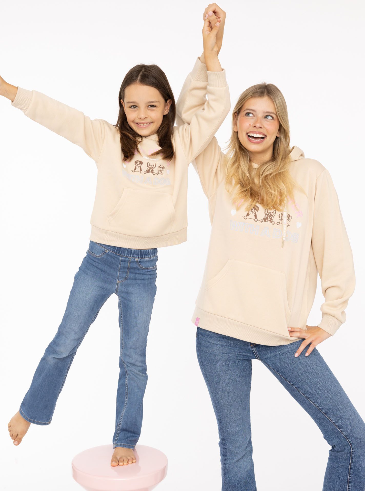 Zwillingsherz Hoodie "Dog Life" Mini-Me,mit gestickten Hunden und Slogan