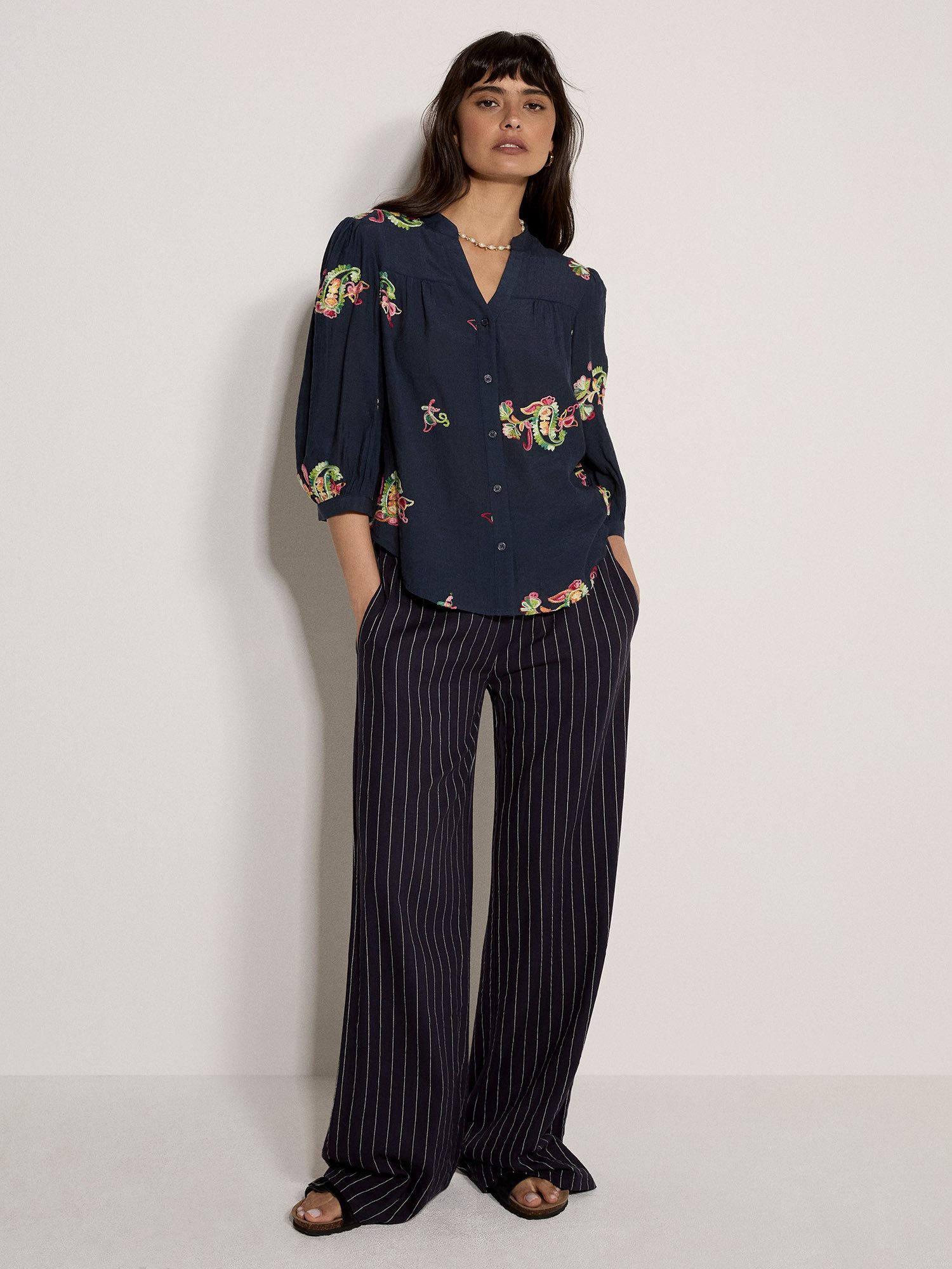 Apricot Blusentop Bluse mit Blumen- und Paisley-Muster mit Stickerei – Bild 2 von 4