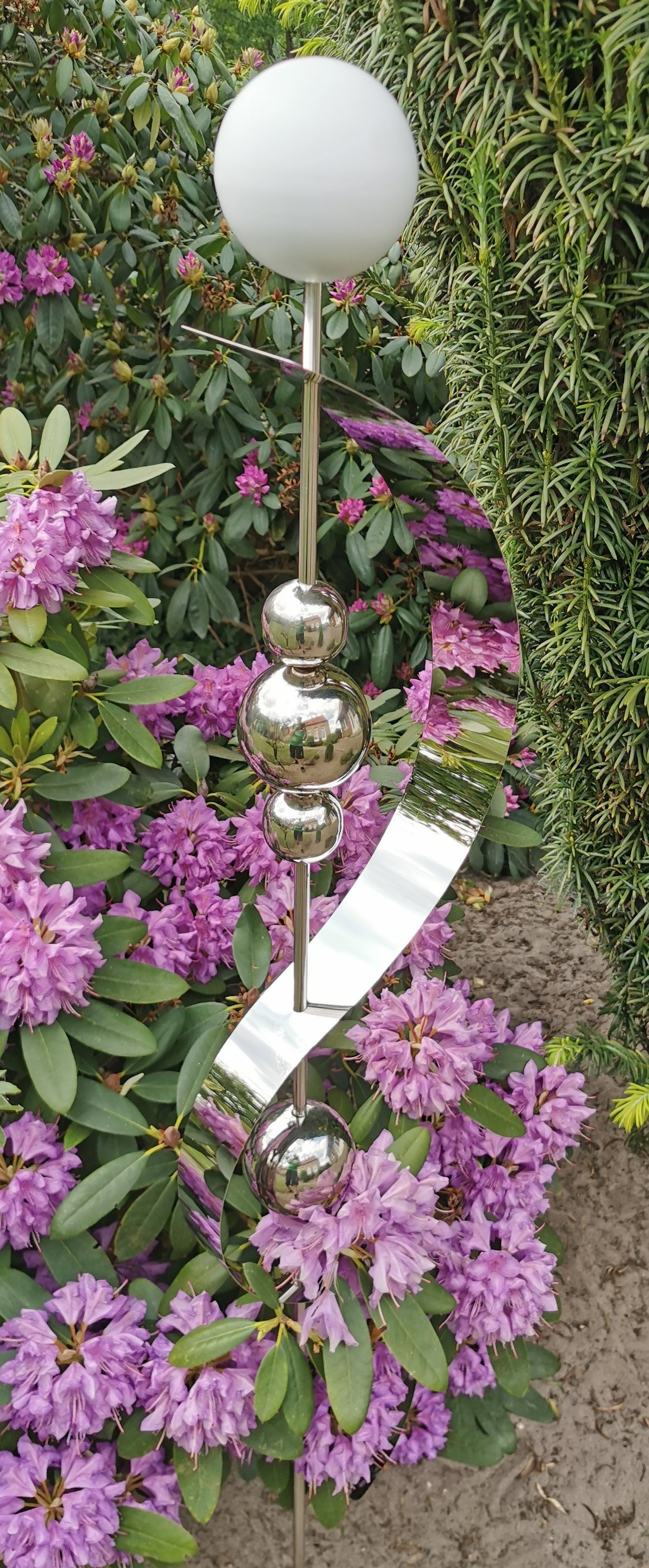 Jürgen Bocker GartenAmbiente Gartenstecker Skulptur Merkur Kugel