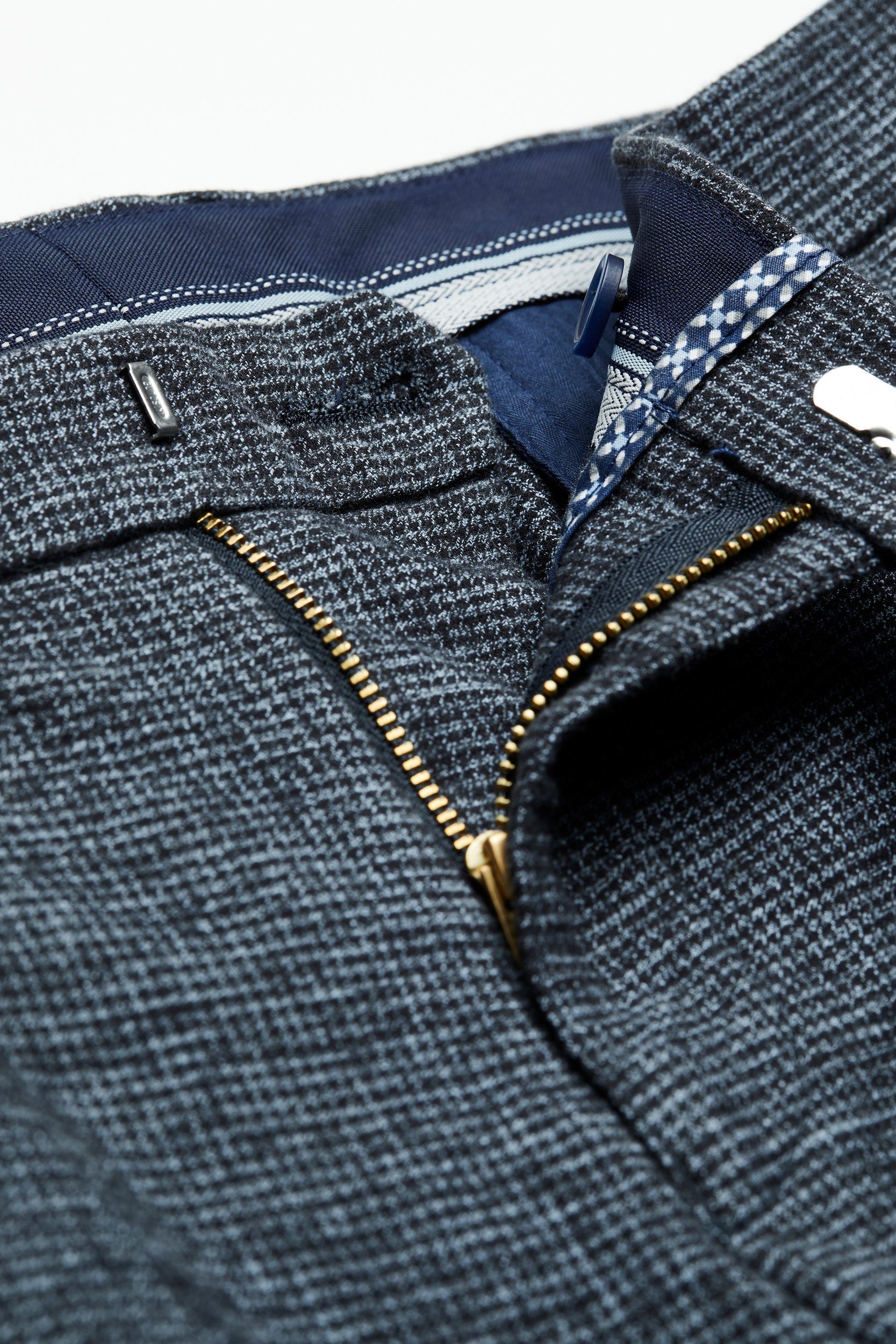 bugatti Chinohose in einem angenehmen Modern Fit