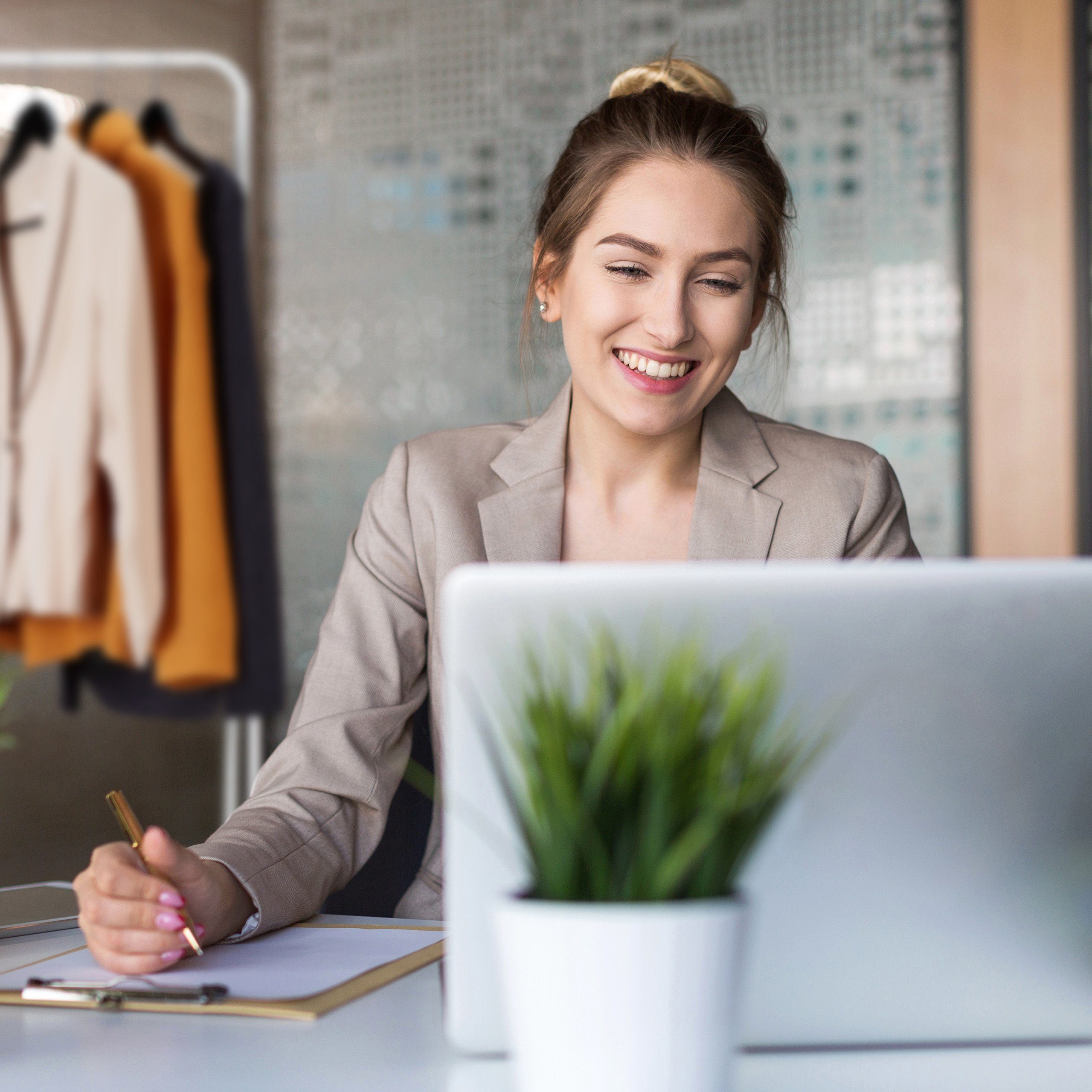 relaxdays Kleiderständer mit 2 Ablage