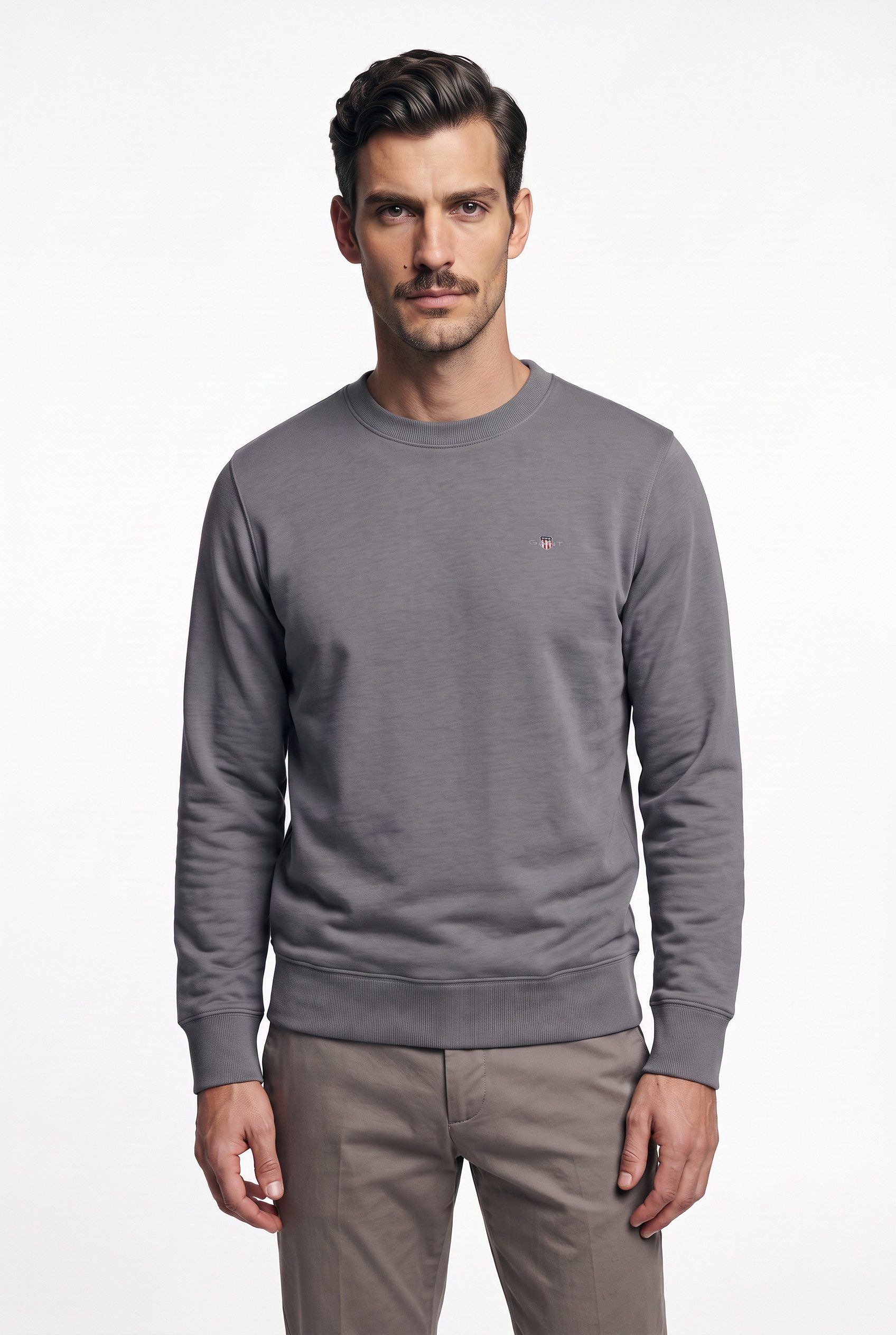 Gant Sweatshirt REG SHIELD C-NECK SWEAT mit Logostickerei auf der Brust