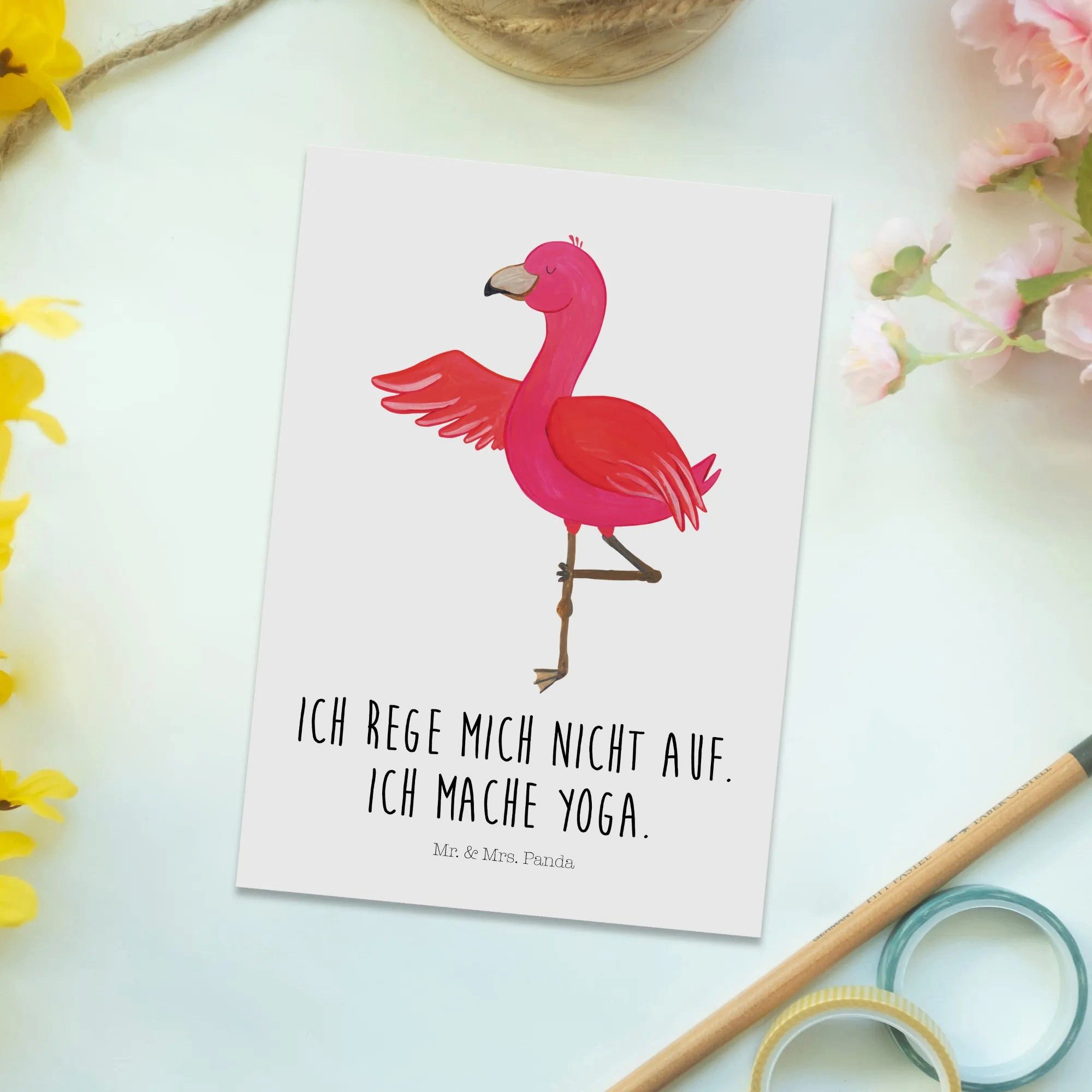 Thumbnail - Mr. & Mrs. Panda Postkarte Flamingo Yoga - Weiß - Geschenk, Yoga-Übung, Postkarte, Dankeskarte, Multifunktionalität