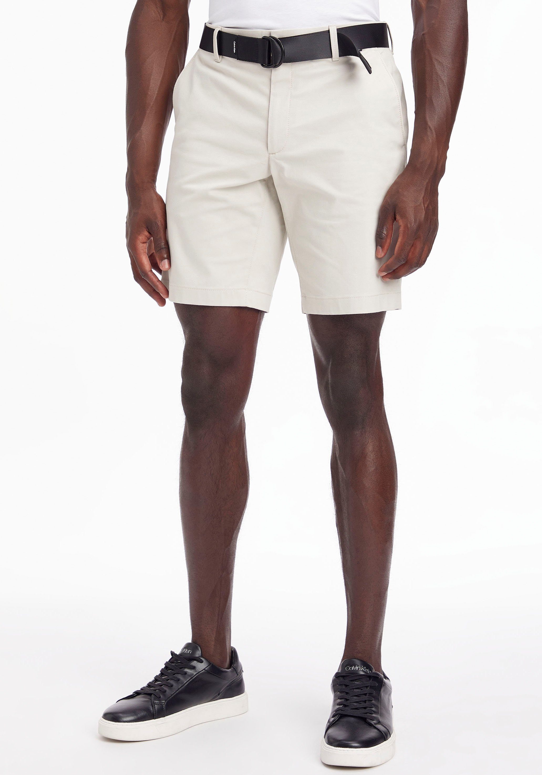 Calvin Klein Shorts MODERN TWILL SLIM mit Gürtel Stony Beige