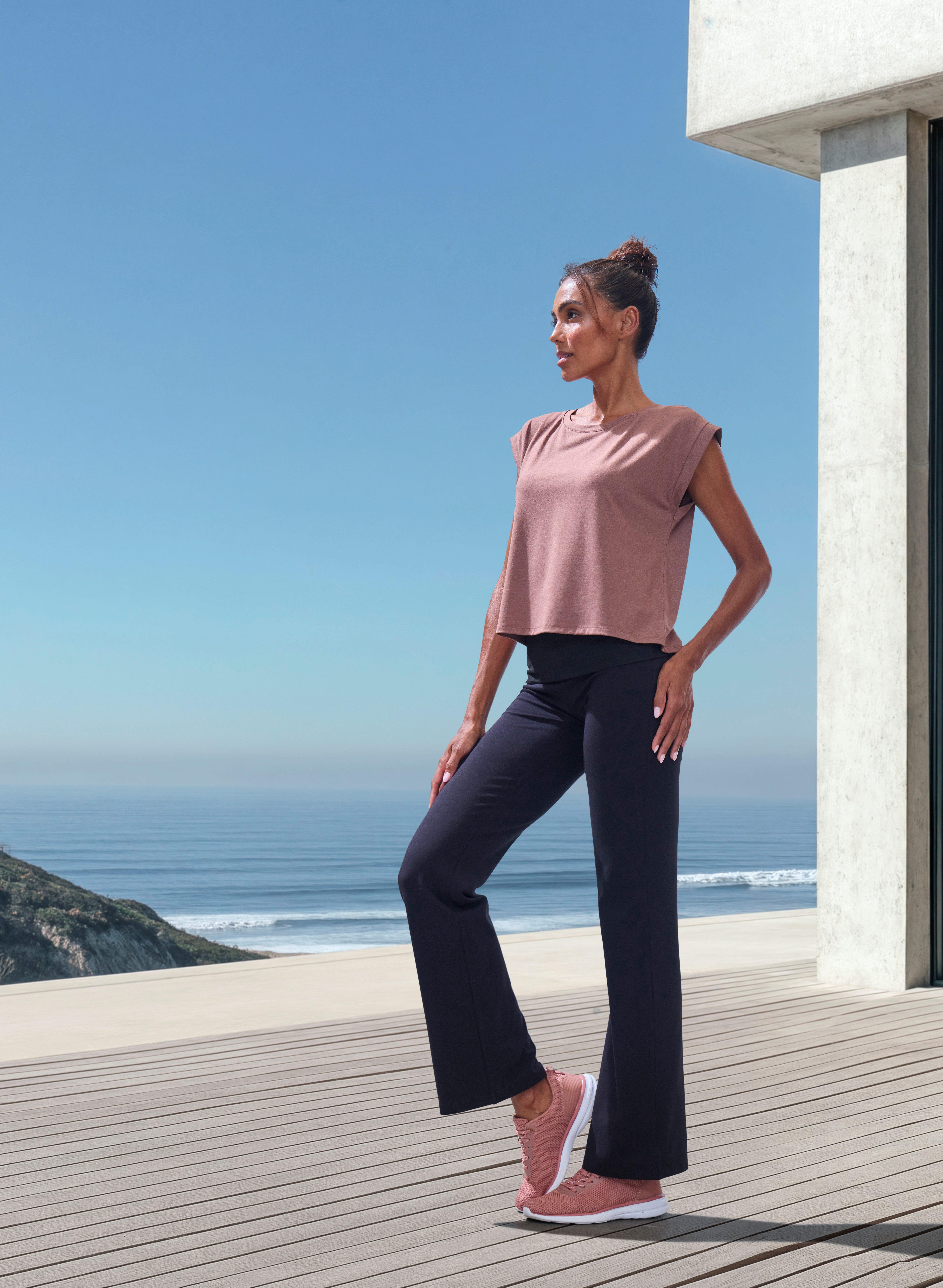 LASCANA ACTIVE Layershirt 2 in 1 T-Shirt im Layer-Design