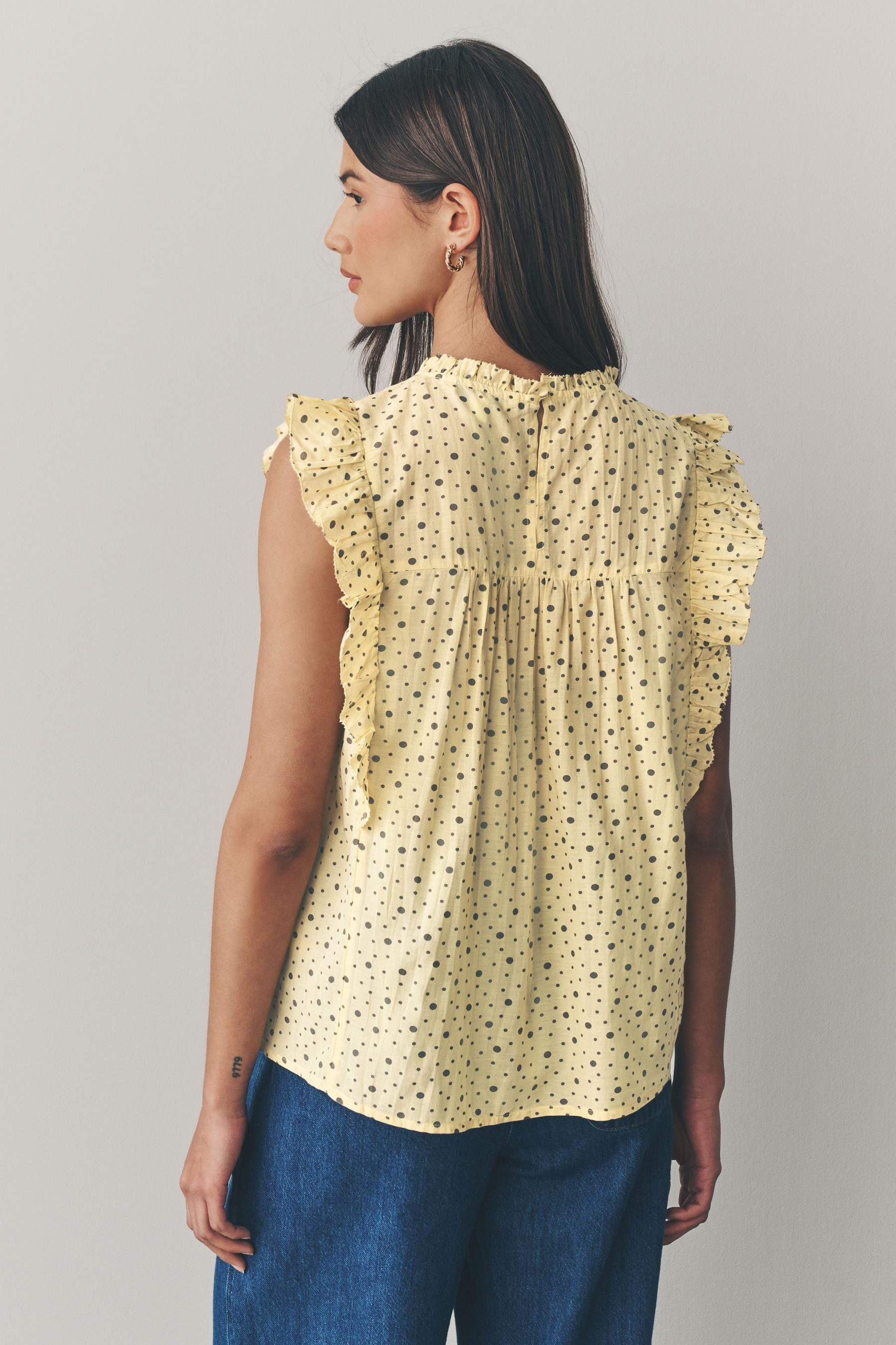 Next Kurzarmbluse Kurzärmelige Bluse mit Rüschen günstig online kaufen