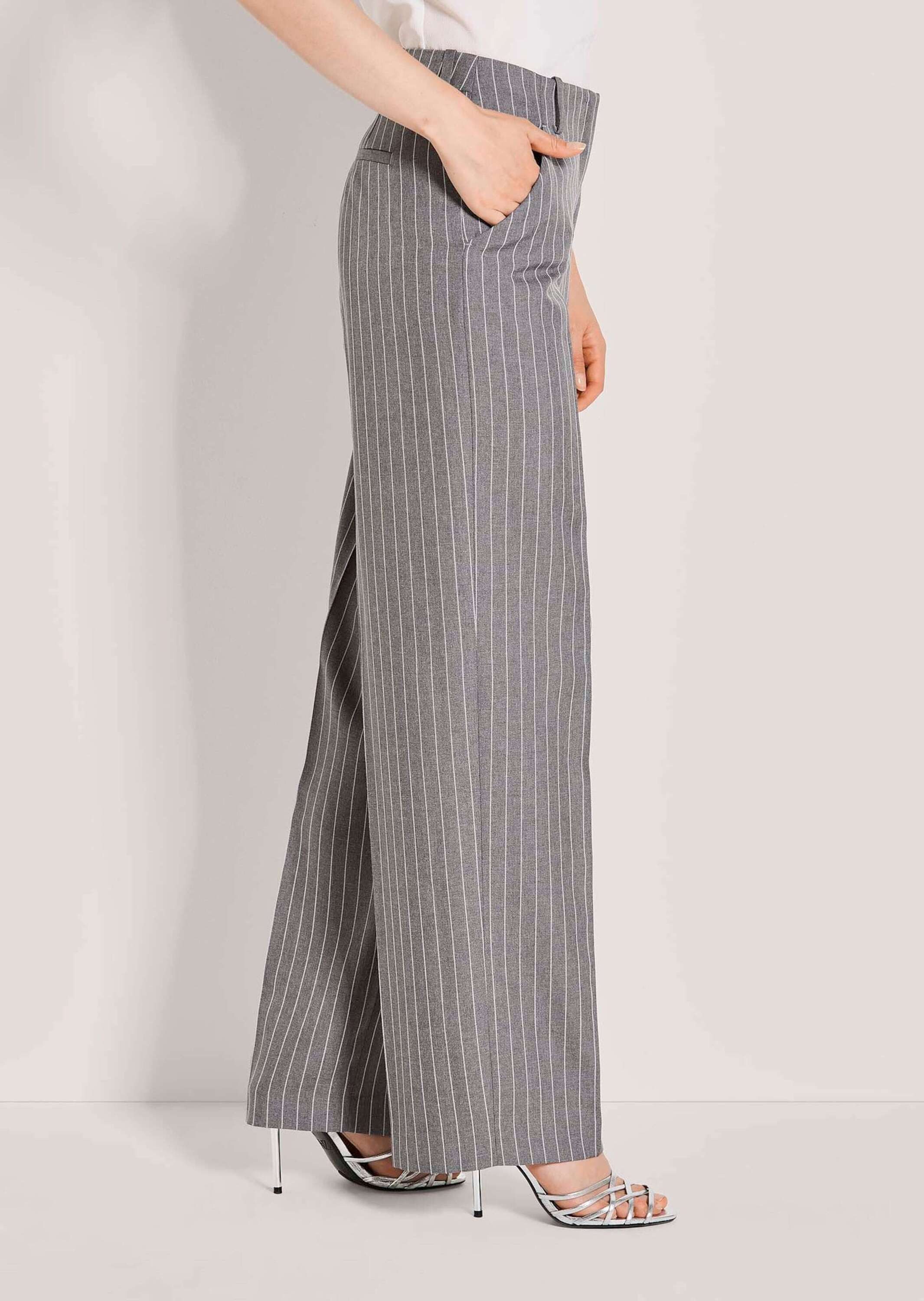 MADELEINE Stoffhose Bügelfaltenhose mit Nadelstreifen Stoffhose mit Gürtelschlaufen, Bügelfalten, Taschen und Knöchellänge