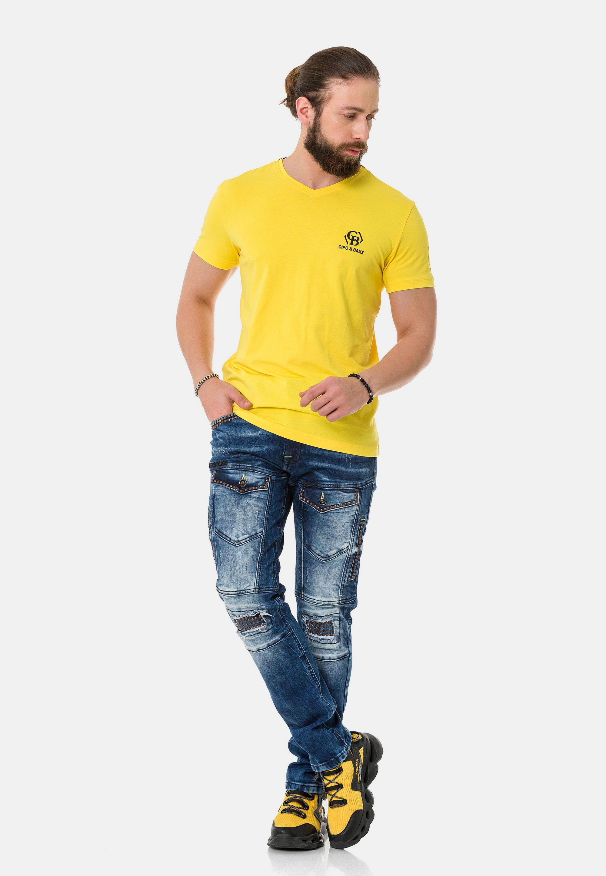 Cipo & Baxx T-Shirt mit gelb Markenlogos dezenten