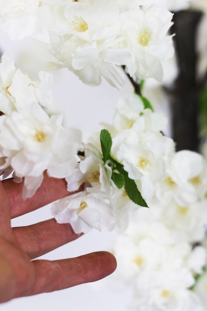 Kunstpflanze Künstlicher Kirschbaum Blüten Baum Kunstbaum Deko weißer Kirschblütenbaum, Arnusa, Höhe 120 cm, Fertig im Topf