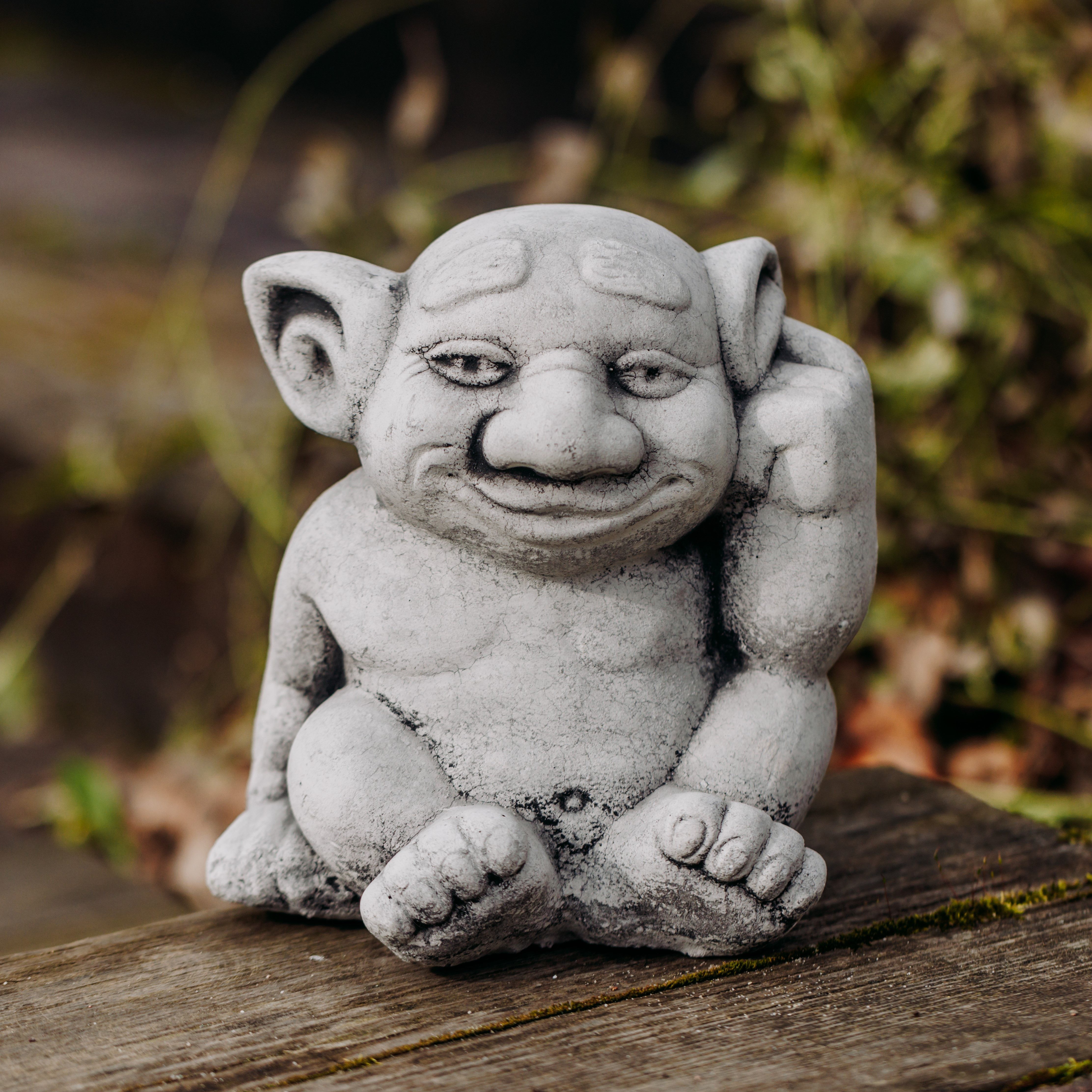 gartendekoparadies.de Gartenfigur Massive Steinfigur lustiger Troll günstig online kaufen