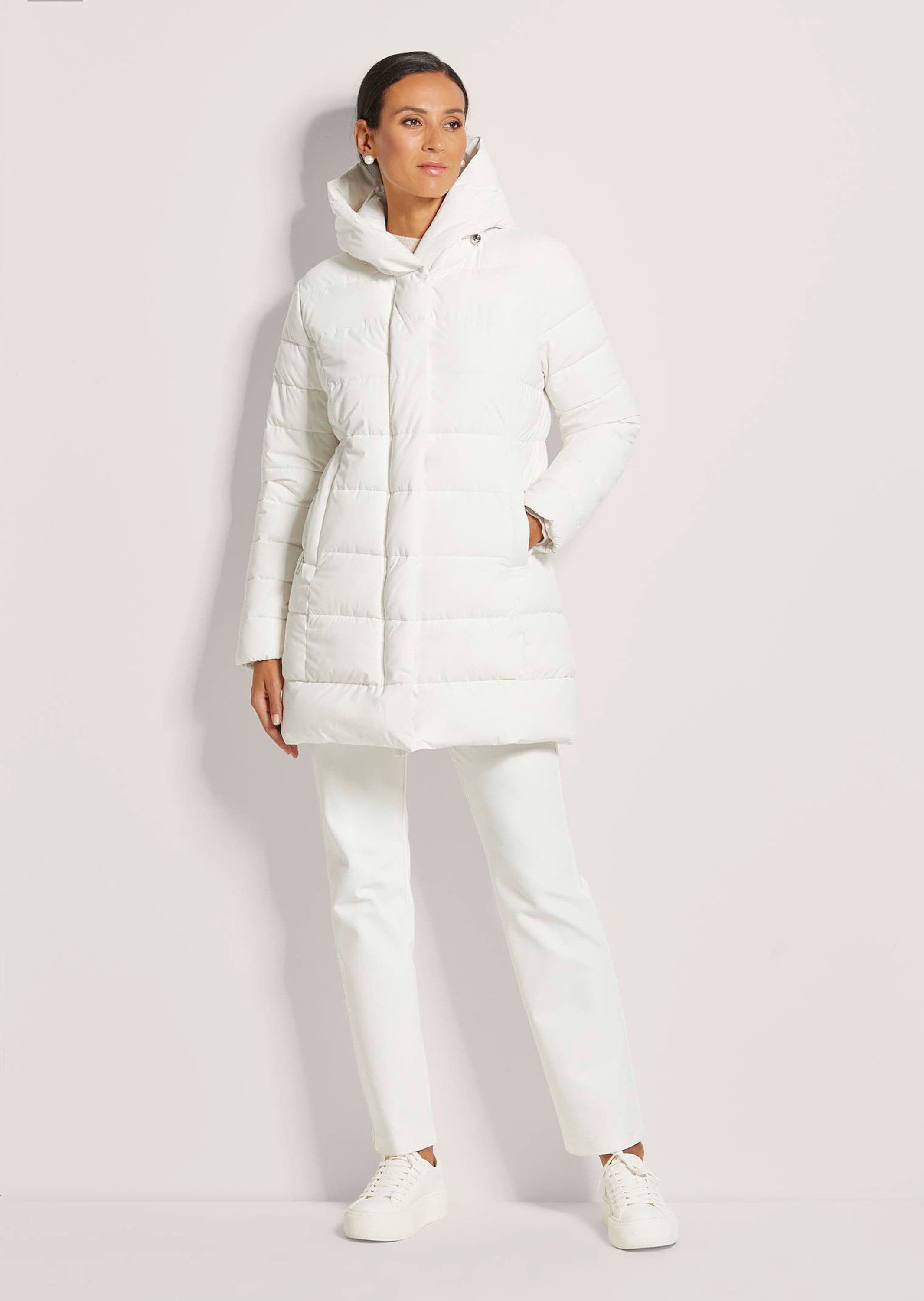 MADELEINE Steppjacke Lange Steppjacke mit Kapuze Quergesteppter Wintermante günstig online kaufen