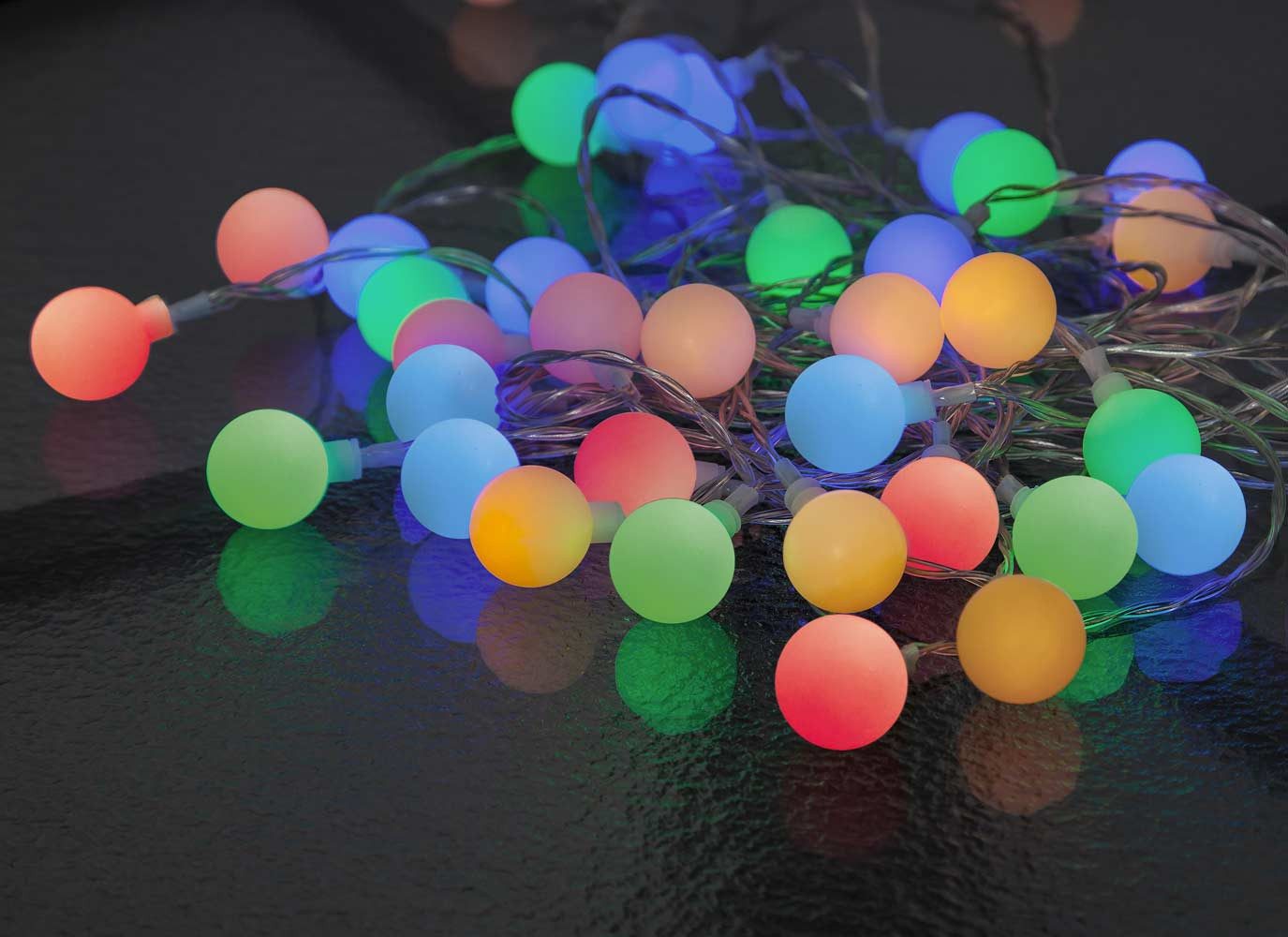 STAR TRADING LED-Lichterkette Berry, 50 weiße Kugeln bunte LEDs 7,35m Außen