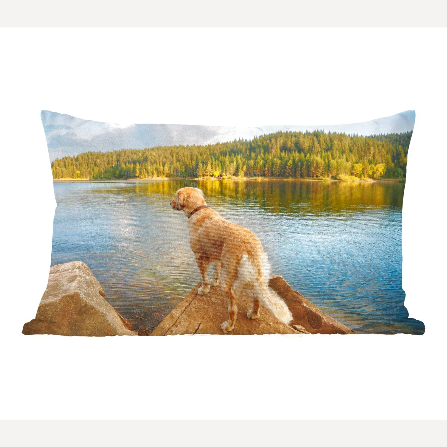 MuchoWow Dekokissen Ein Golden Retriever mit Blick auf einen schönen See, Wohzimmer Dekoration, Zierkissen, Dekokissen mit Füllung, Schlafzimmer