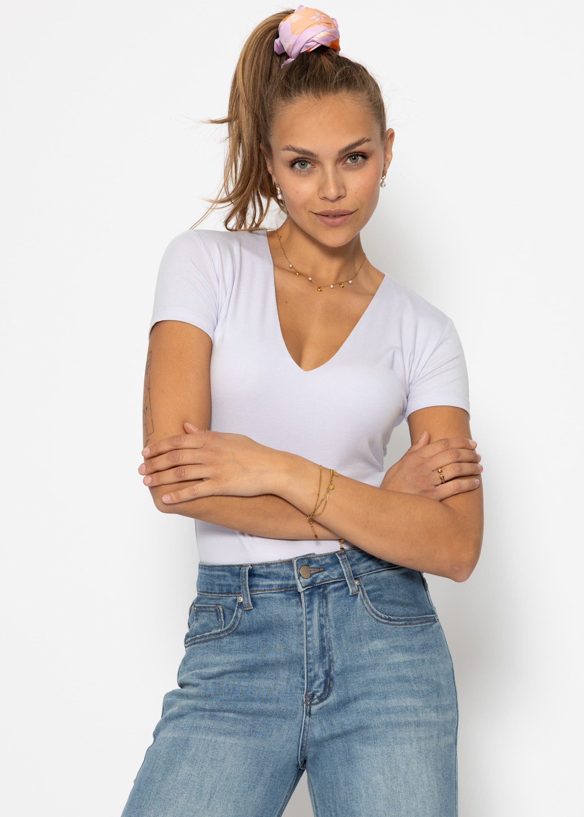 SASSYCLASSY Body Kurzarm Body Damen mit V-Ausschnitt Elegant Basic T-Shirt Kurzarmbody aus Viskosemix Beige Weiß Schwarz Rosa Blau