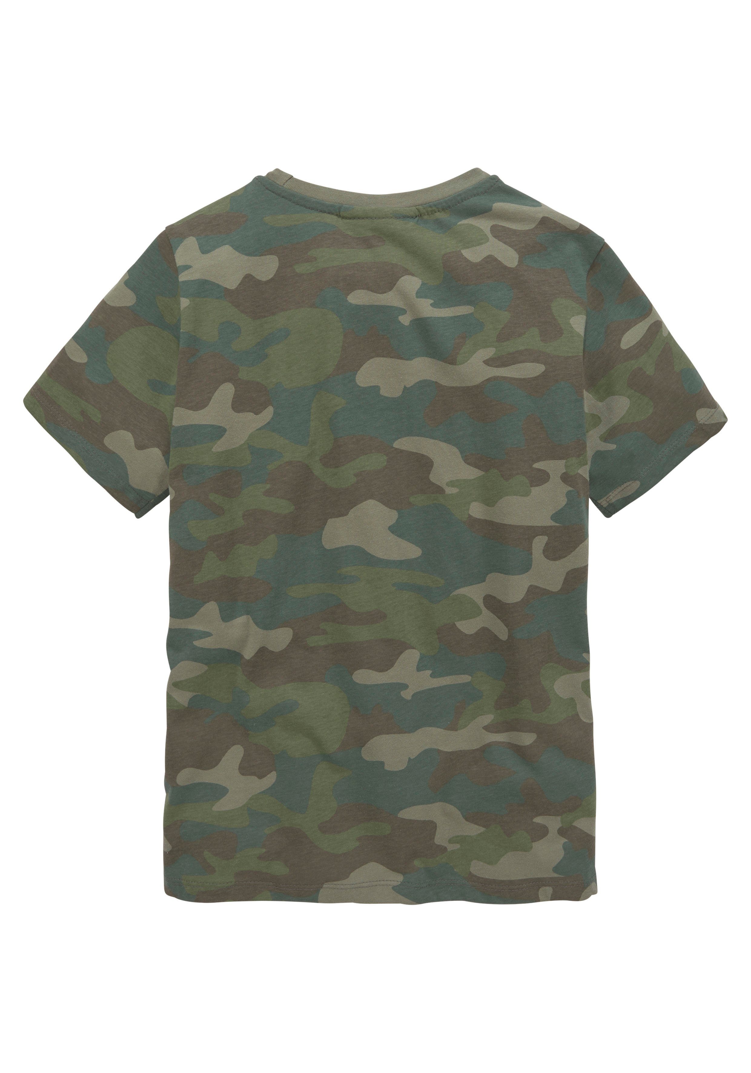 KIDSWORLD T-Shirt in cooler Tarnoptik Kurzarm, stylischer Allover-Druck