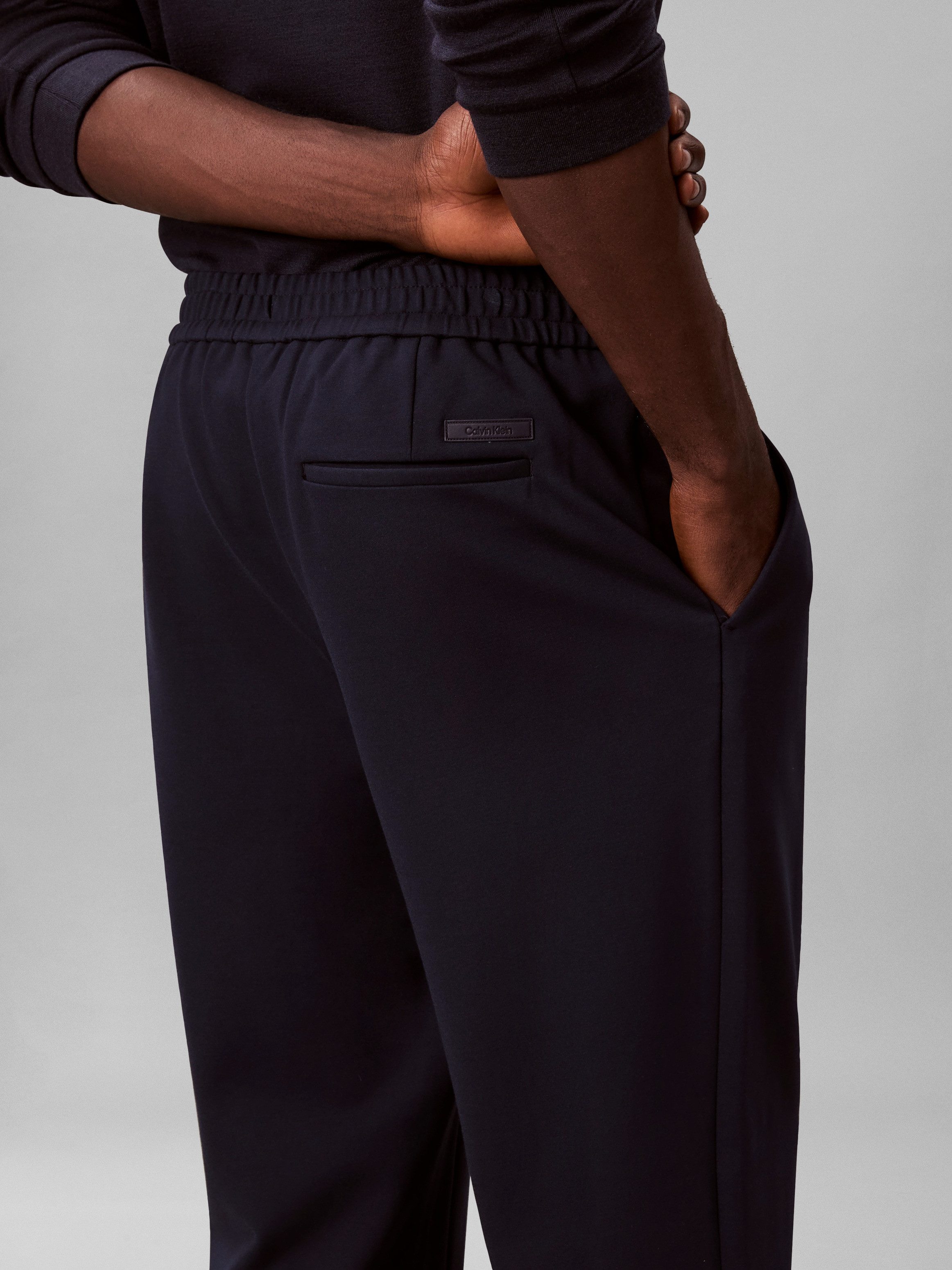 Calvin Klein Bundfaltenhose elastischer Bund, Slim fit, Bundfalte