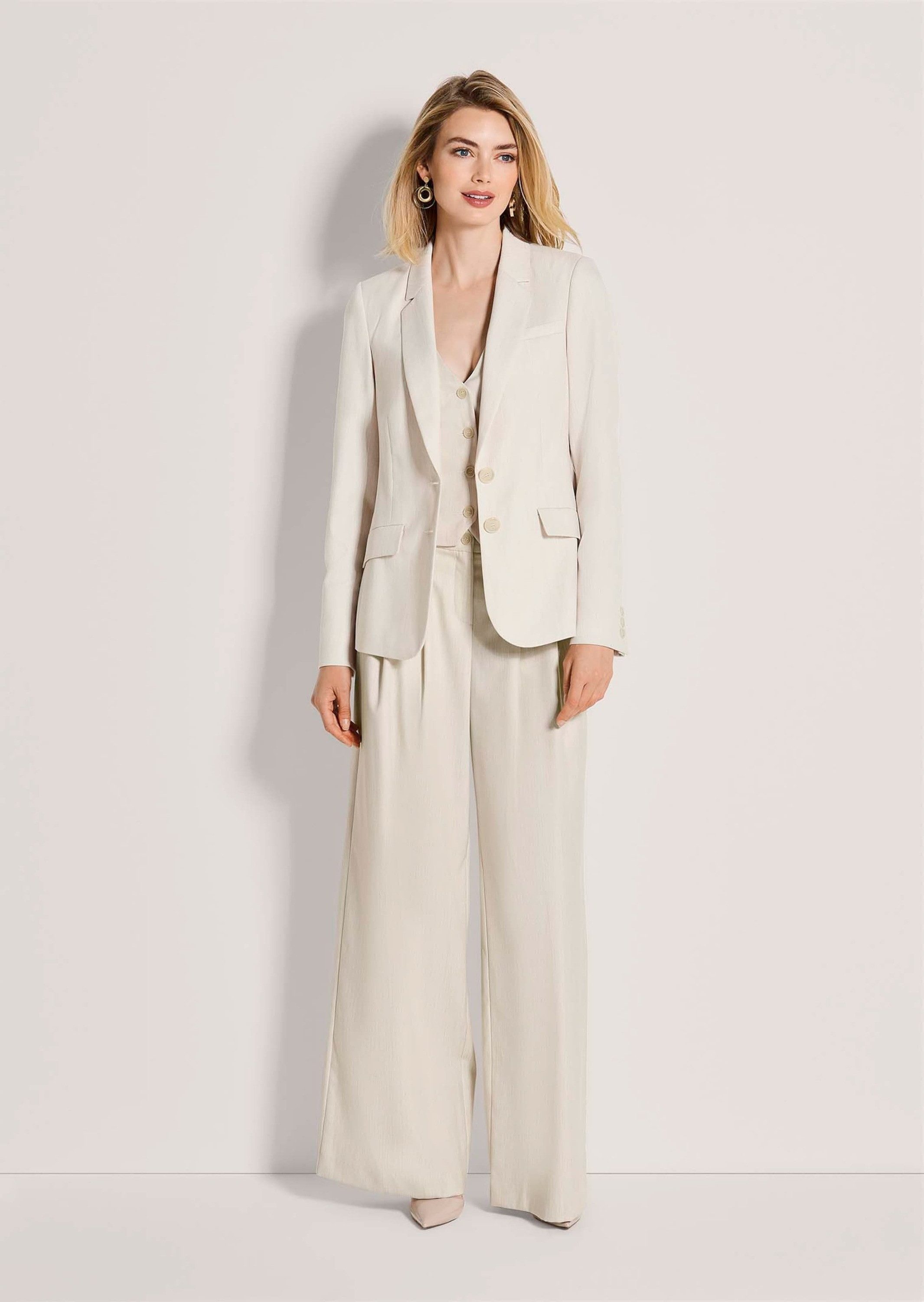 MADELEINE Kurzblazer Moderner Einreiher mit Reverskragen Jerseyblazer mit Revers, Knopfverschluss, Pattentaschen und Langarm