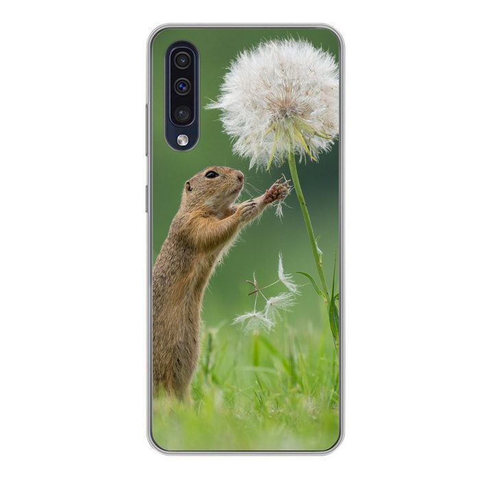 MuchoWow Handyhülle Eichhörnchen greift nach einem Löwenzahn von Fotograf Dick van Duijn Handyhülle Samsung Galaxy A50 Smartphone-Bumper Print Handy