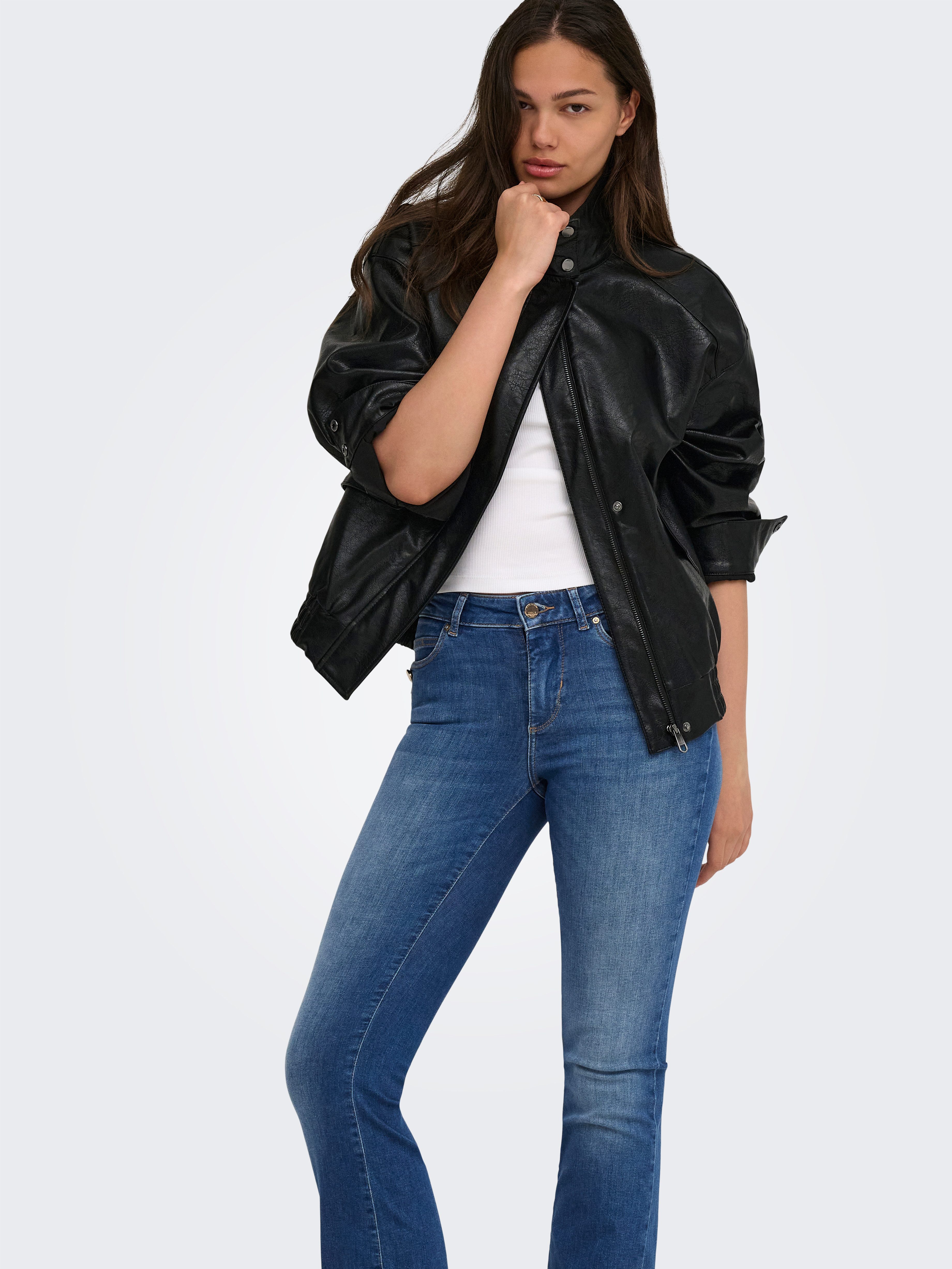 ONLY Bootcut-Jeans ONLBLUSH MID BUT FLARED DNM REA763 Baumwollmischung, bootcut fit – Bild 4 von 5