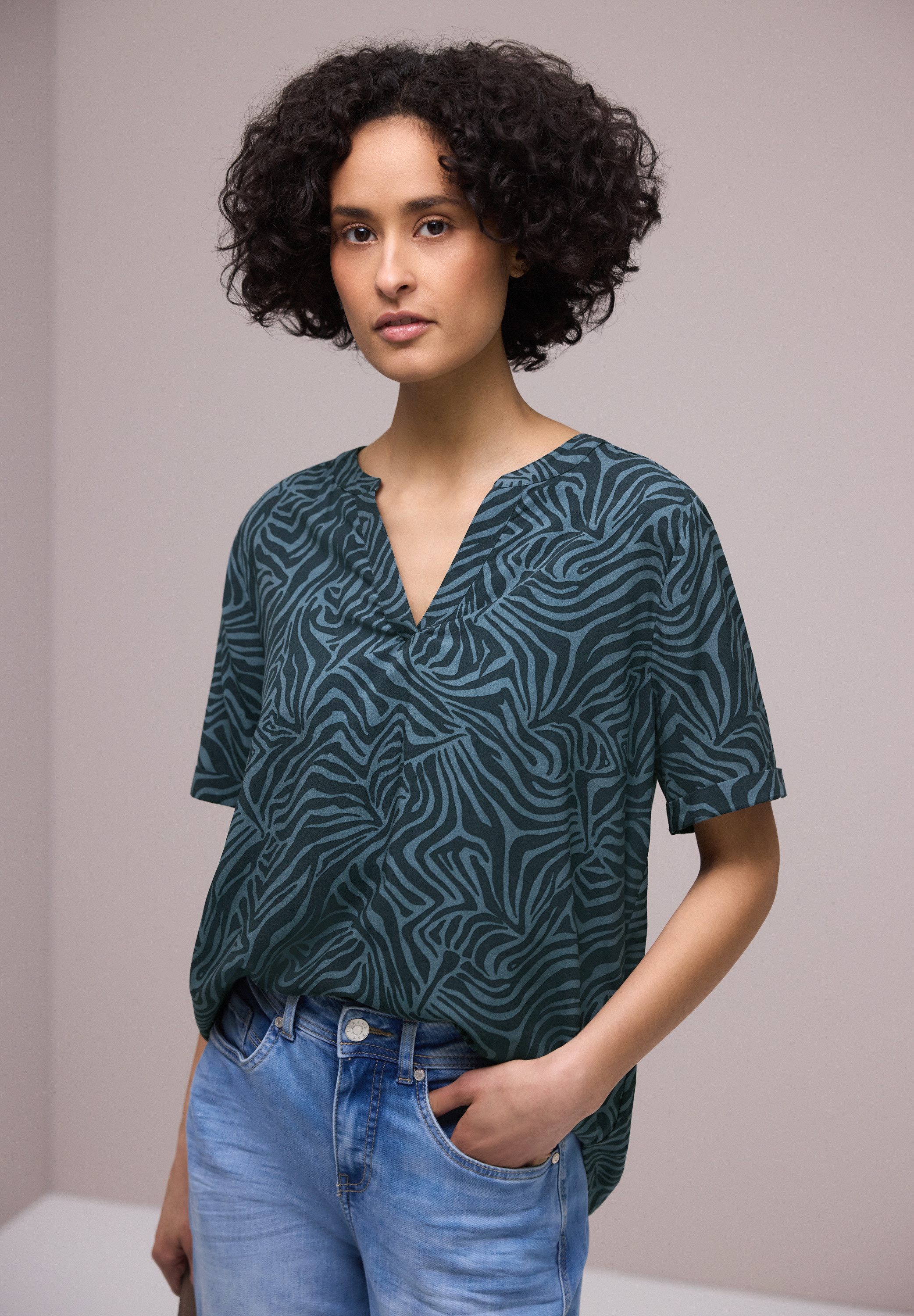 STREET ONE Hemdbluse mit geschlitztem Rundhalsausschnitt günstig online kaufen