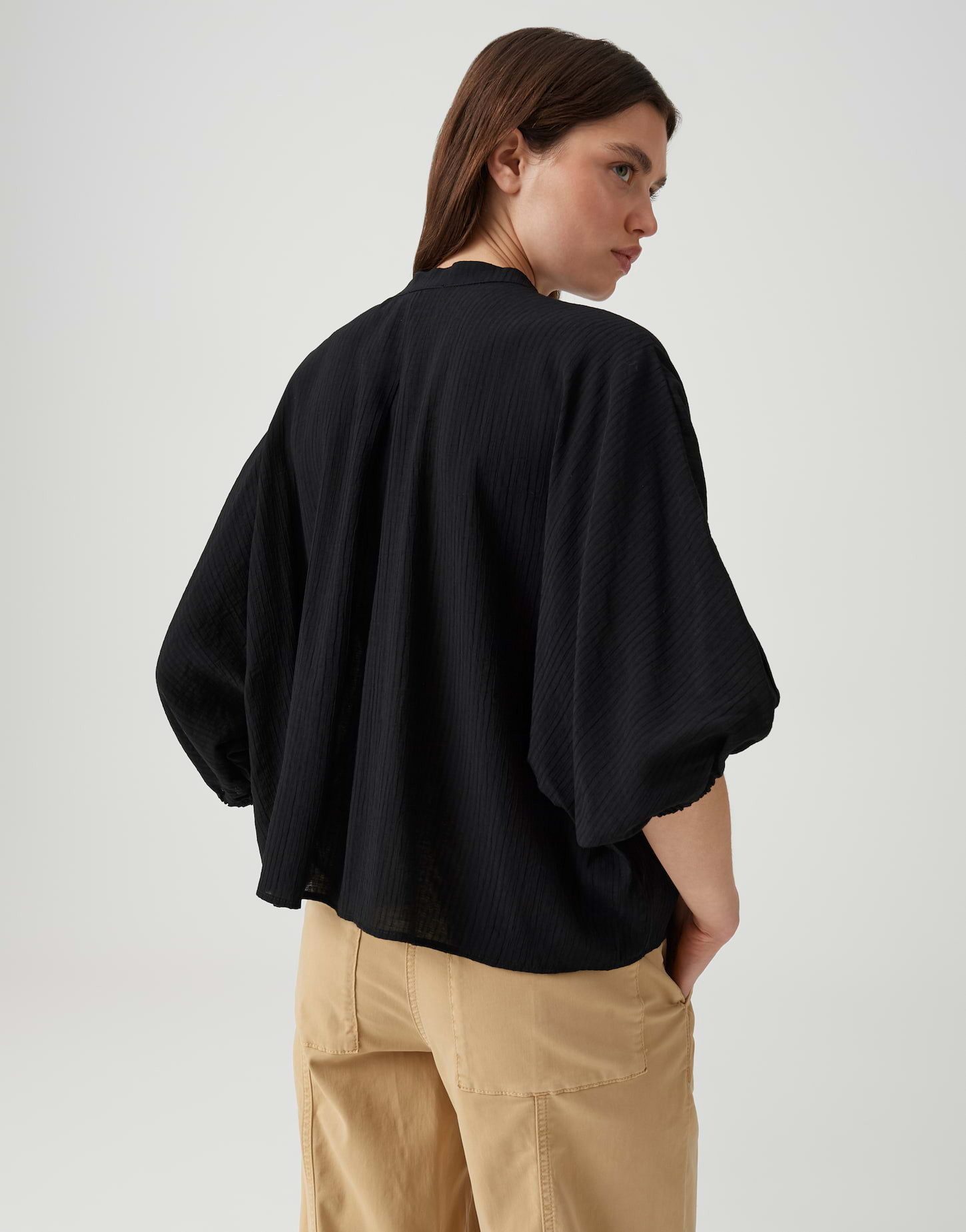 OPUS Kurzarmbluse aus Crinkle Webware mit Oversize Fit Luftiger Look mit femininer Rückenfalte