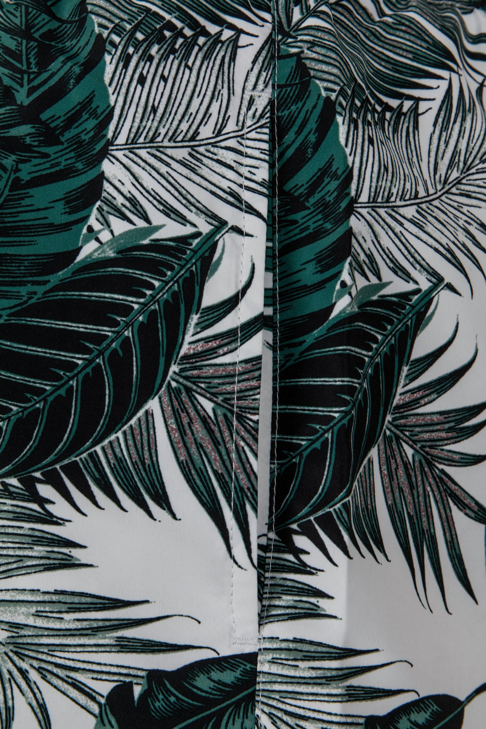 Badeshorts Swim palm leaves Herren Shorts URBAN CLASSICS Pattern