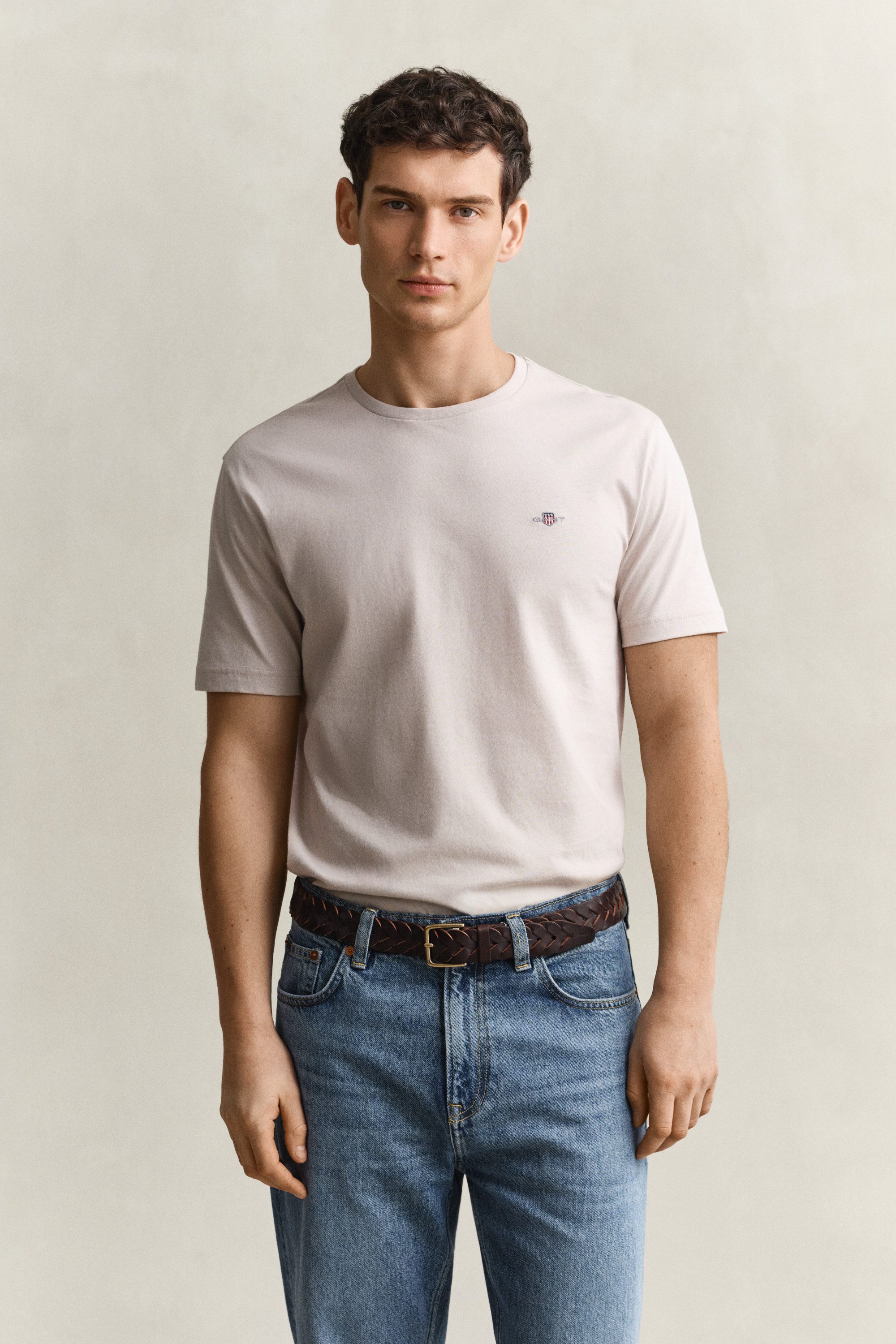 Gant T-Shirt REG SHIELD SS T-SHIRT mit Logostickerei auf der Brust