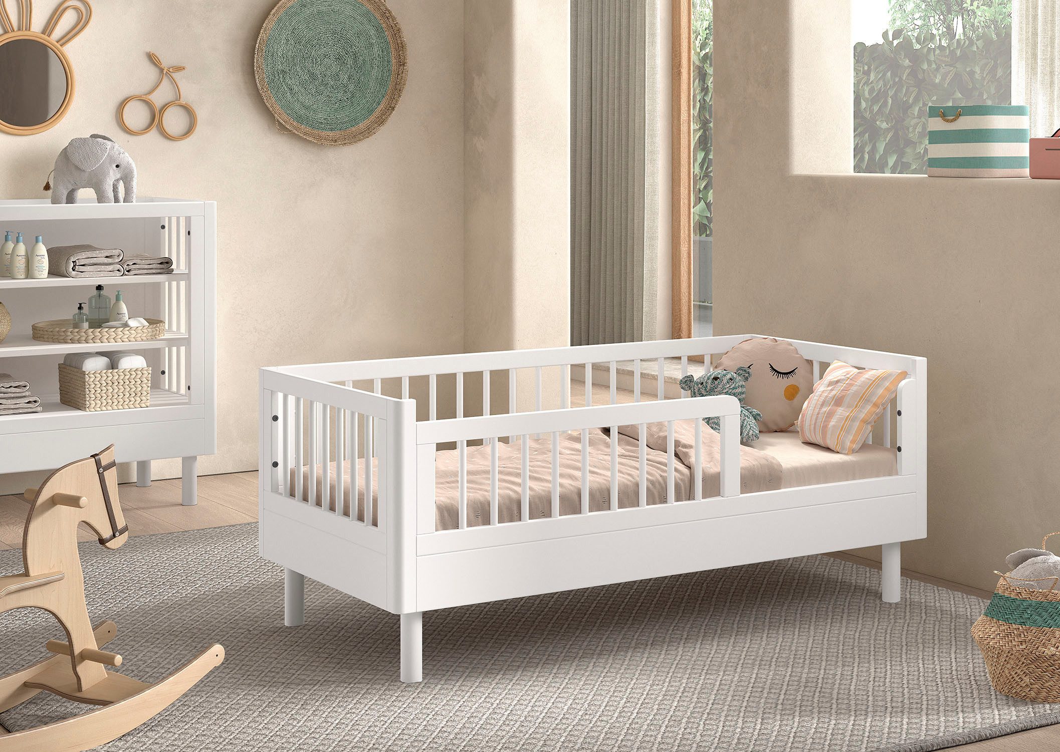 Vipack Kinderbett Forrest Juniorbett 70/140 cm, mit Sprossen, Buche massiv (B/H/T ca.: 144x60x74 cm, mit Lattenrost, weiß lackiert), vorne mit Absturzschutz u. niedriger Betteinstieg
