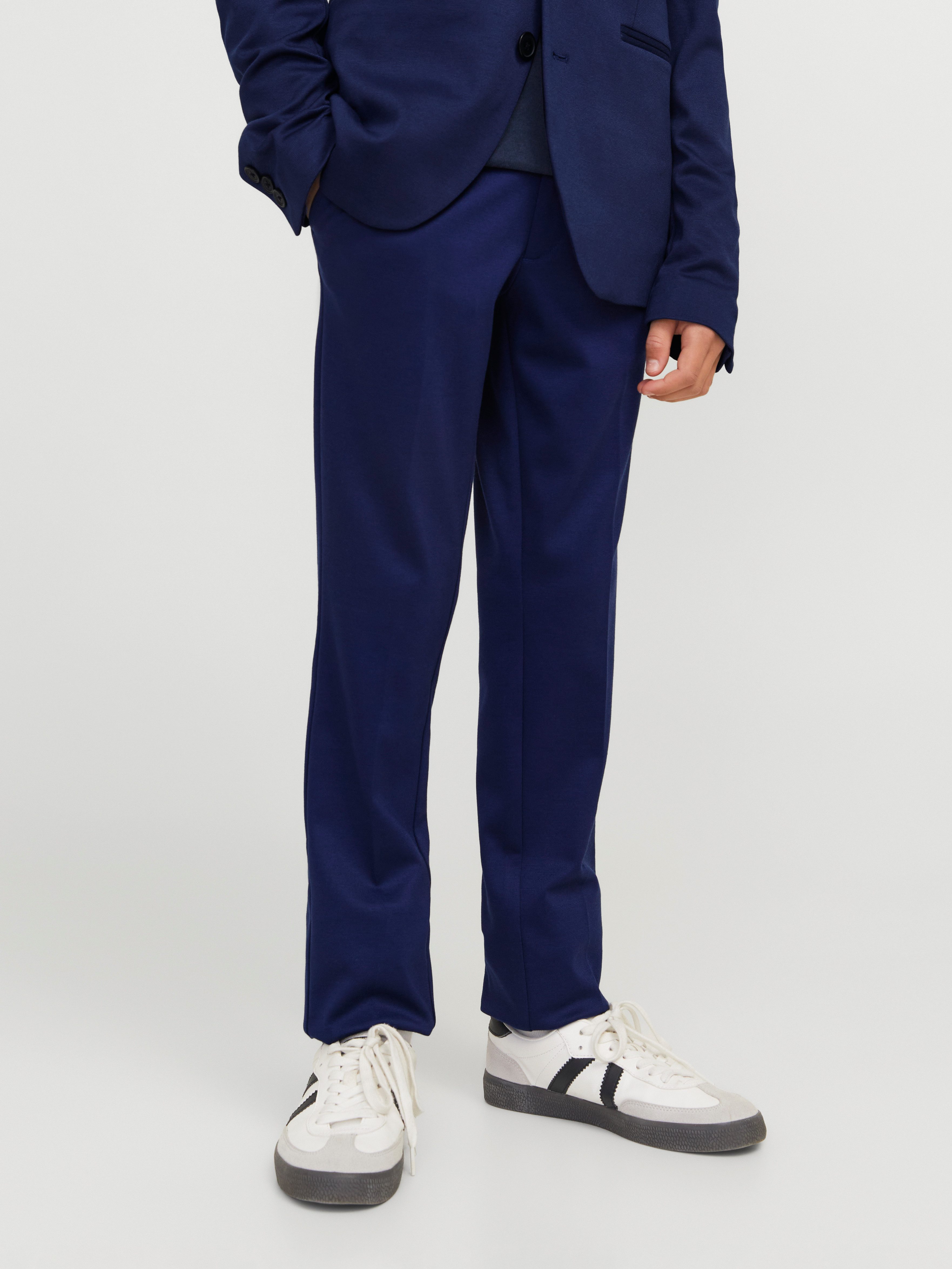 Jack & Jones Junior Anzughose JJEJAXON bietet Komfort durch elastische Passform unifarben, modisch, slim fit, Web