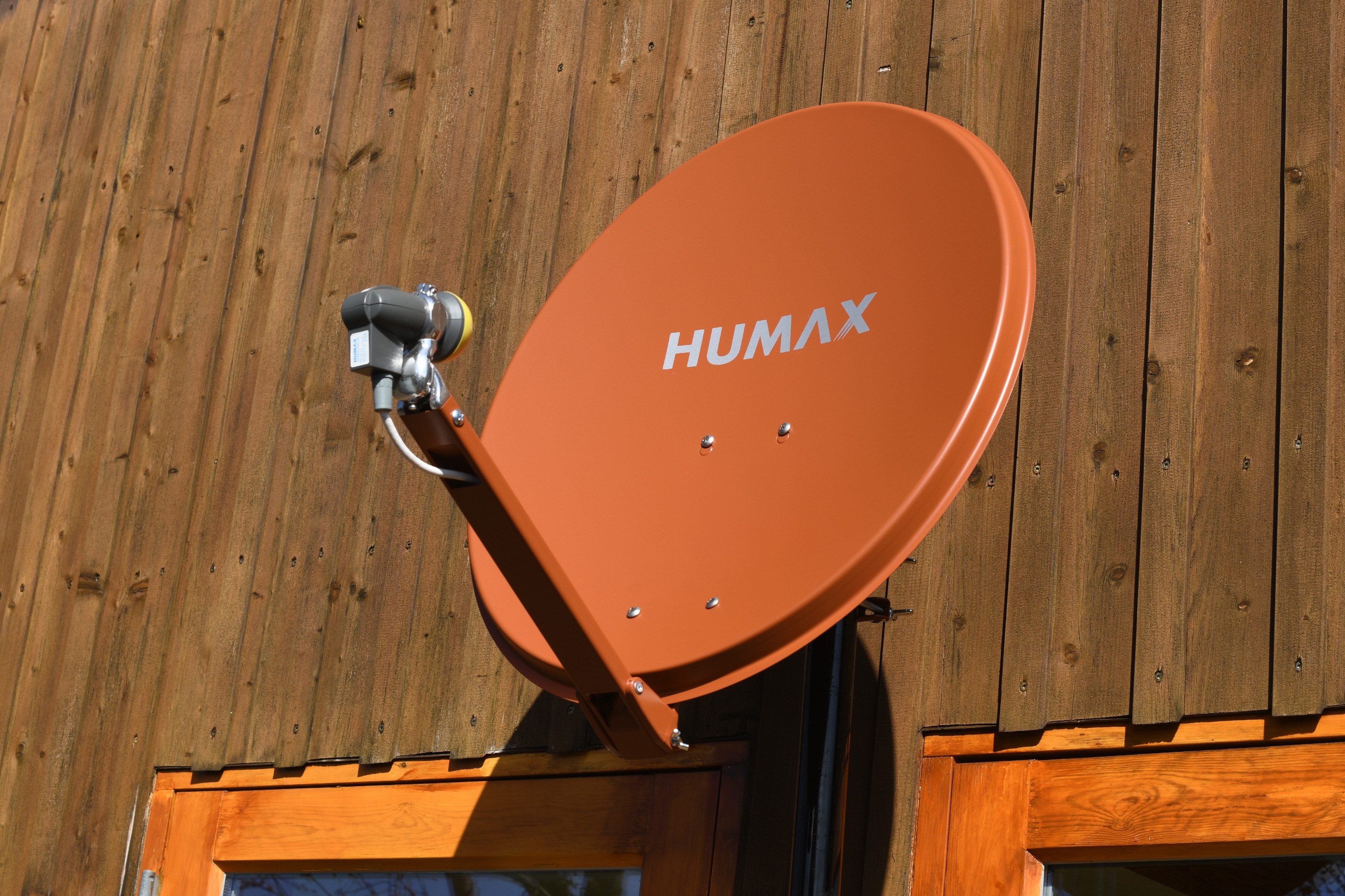 Humax Professional Sat-Spiegel (75 cm, Aluminium, Kabeldurchführung, ziegelrot, anthrazit, hellgrau)