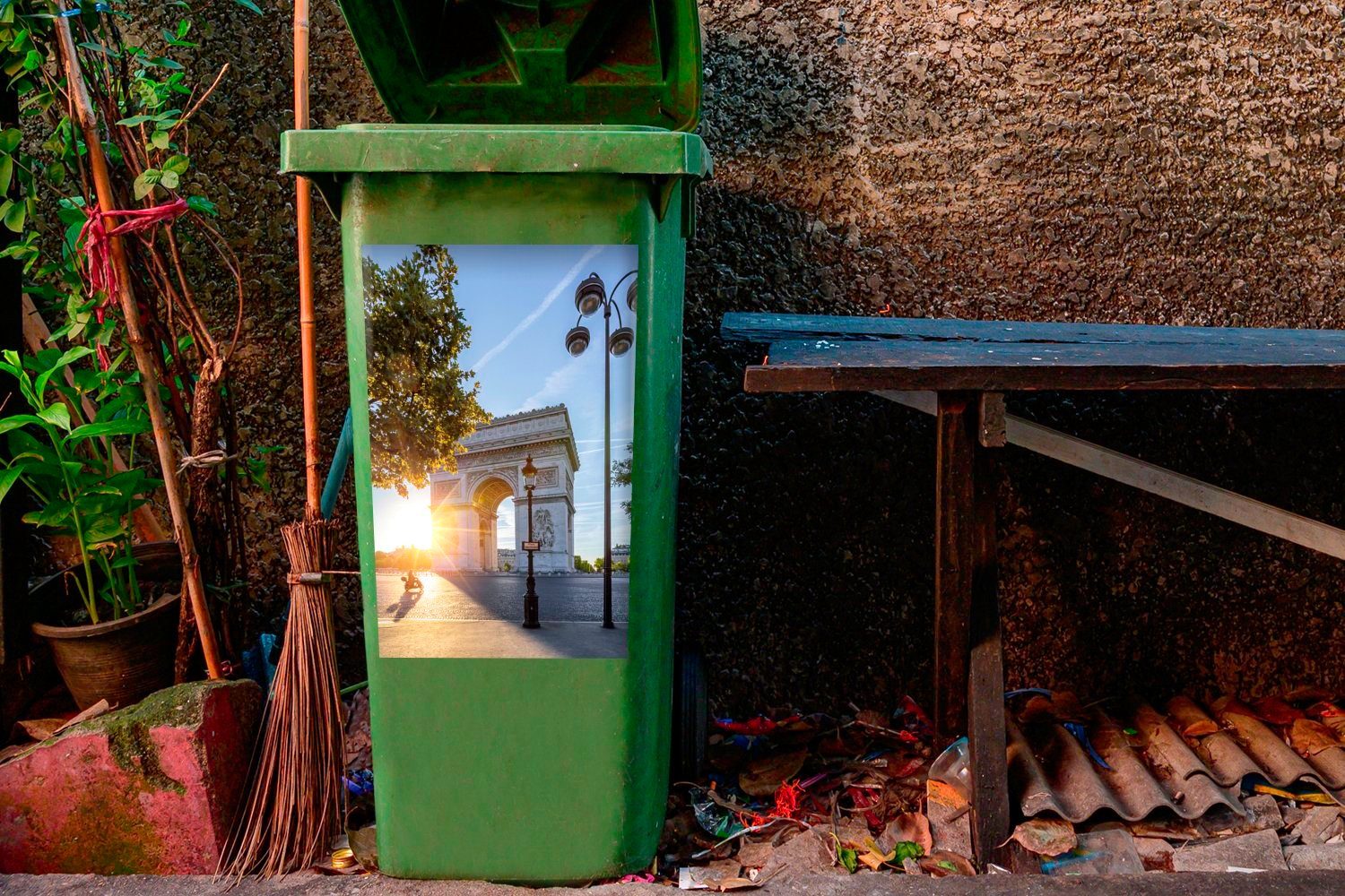 Mülltonne, bei Sticker, und blauem Mülleimer-aufkleber, Abfalbehälter Der Triumphbogen in Sonnenaufgang Container, Wandsticker (1 St), strahlend Paris MuchoWow